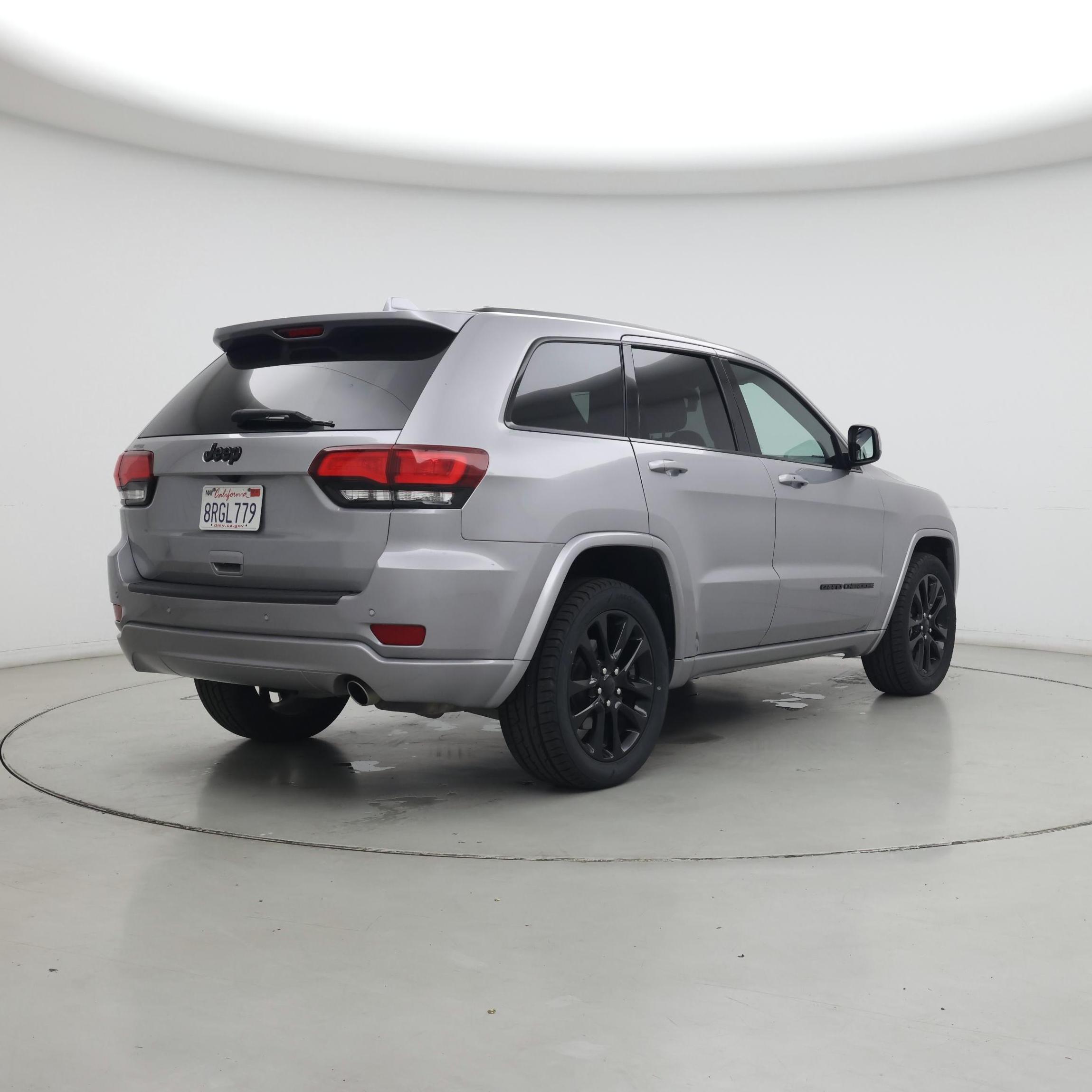 Thumbnail: 2020 Jeep Grand Cherokee - 8