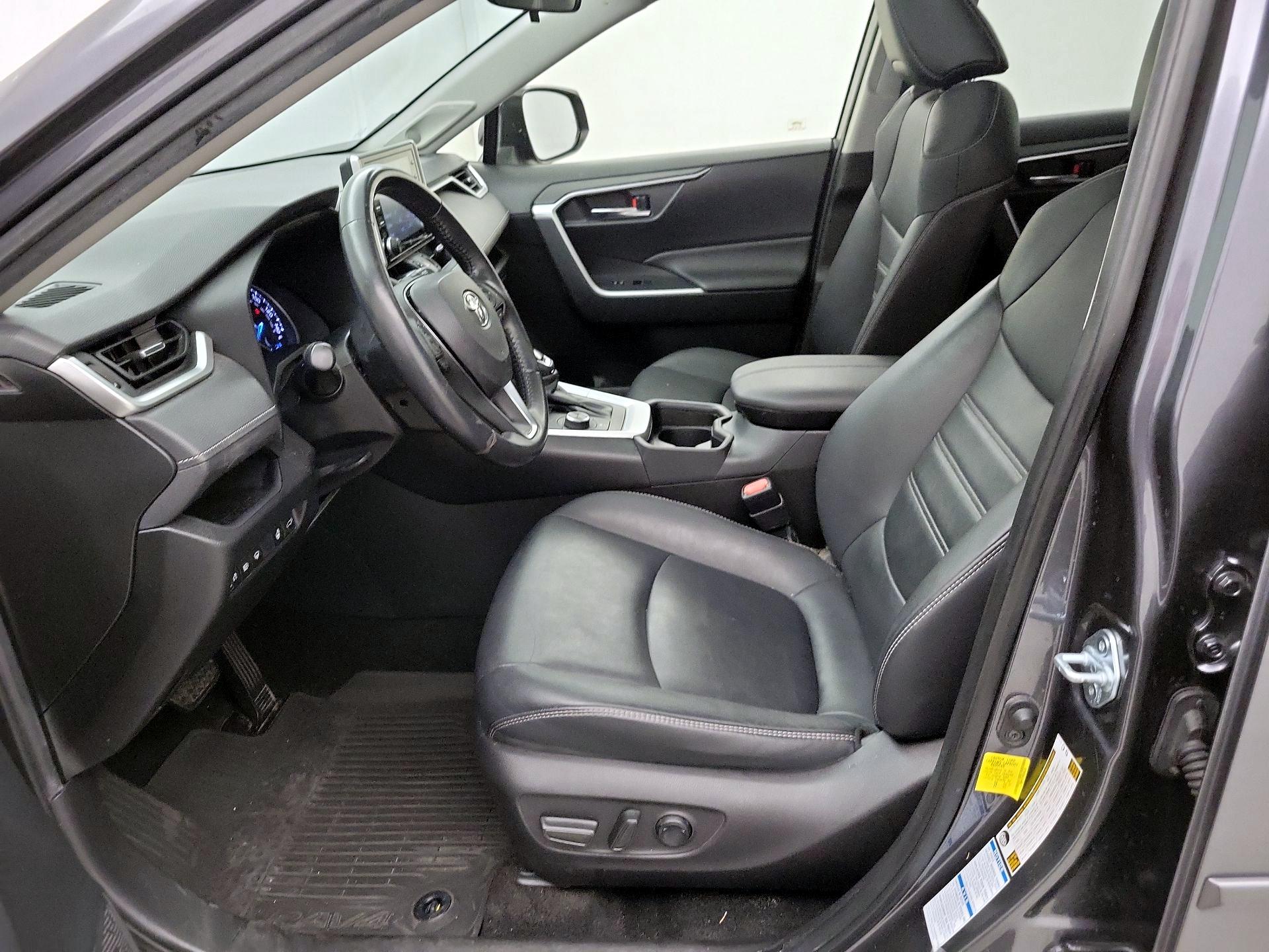 Thumbnail: 2021 Toyota RAV4 - 11