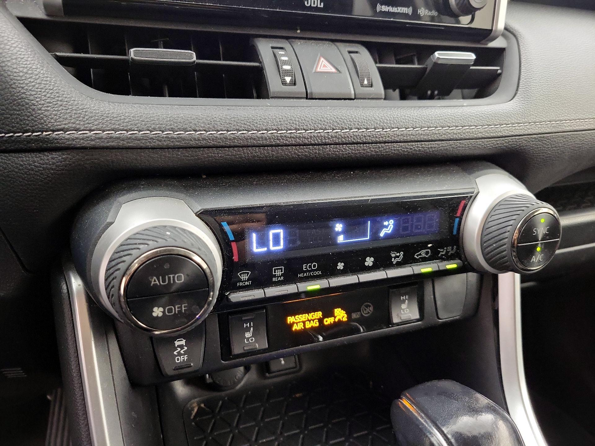 Thumbnail: 2021 Toyota RAV4 - 16