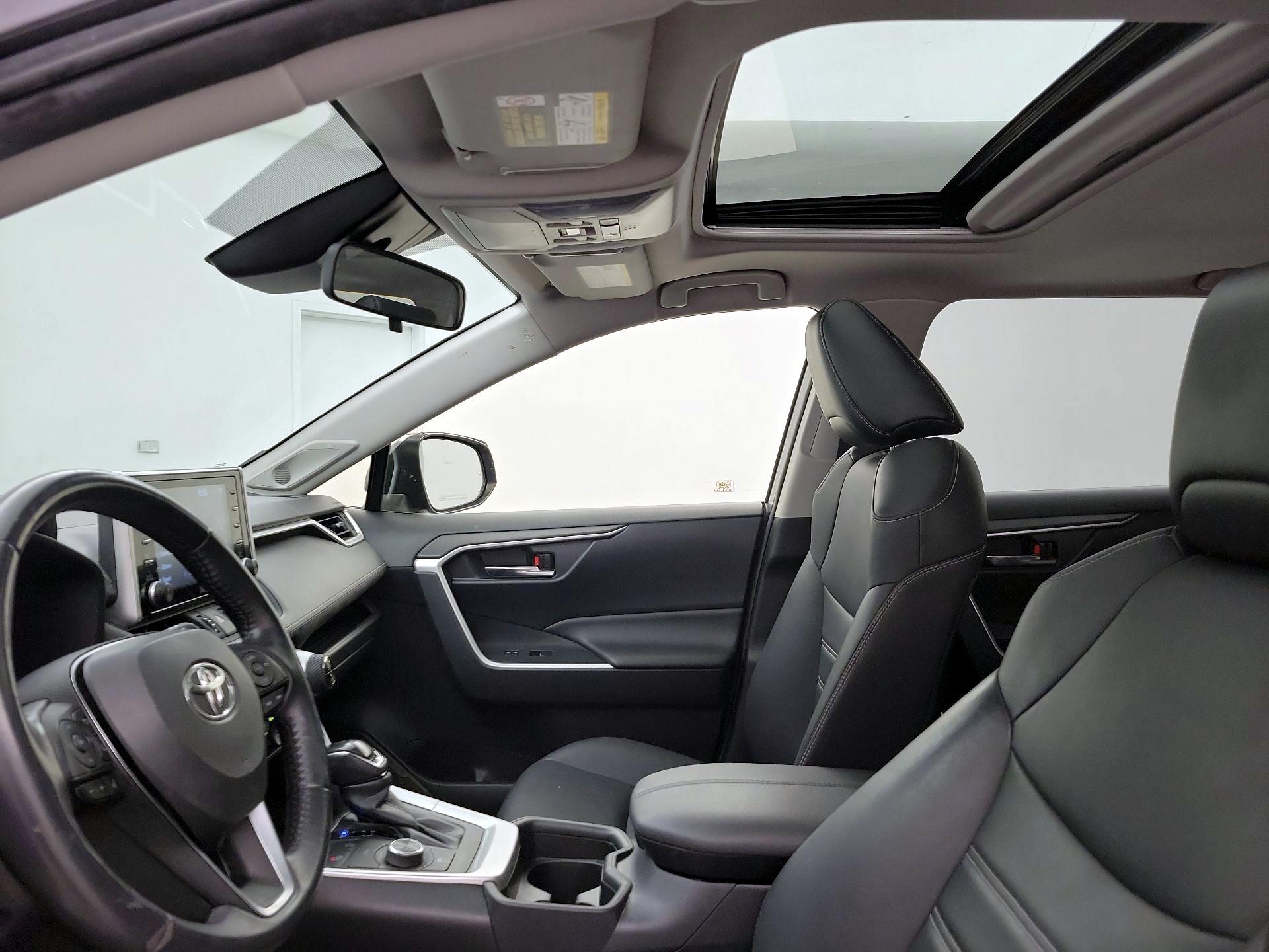 Thumbnail: 2021 Toyota RAV4 - 19
