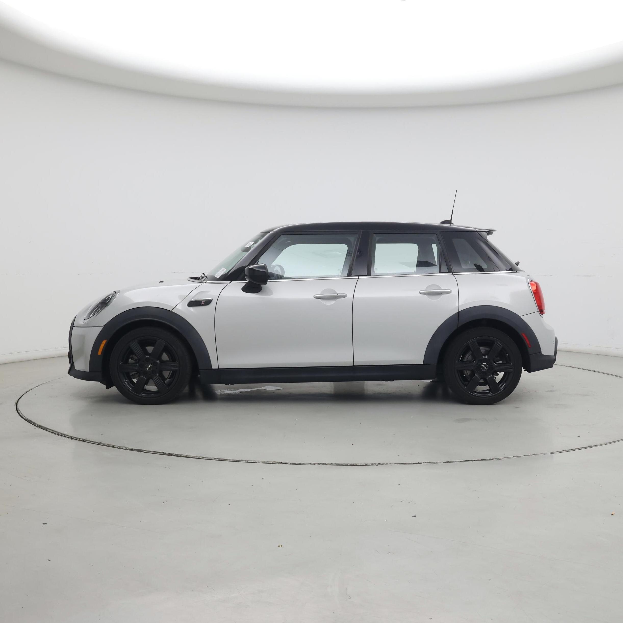 Thumbnail: 2022 MINI Cooper Hardtop - 3