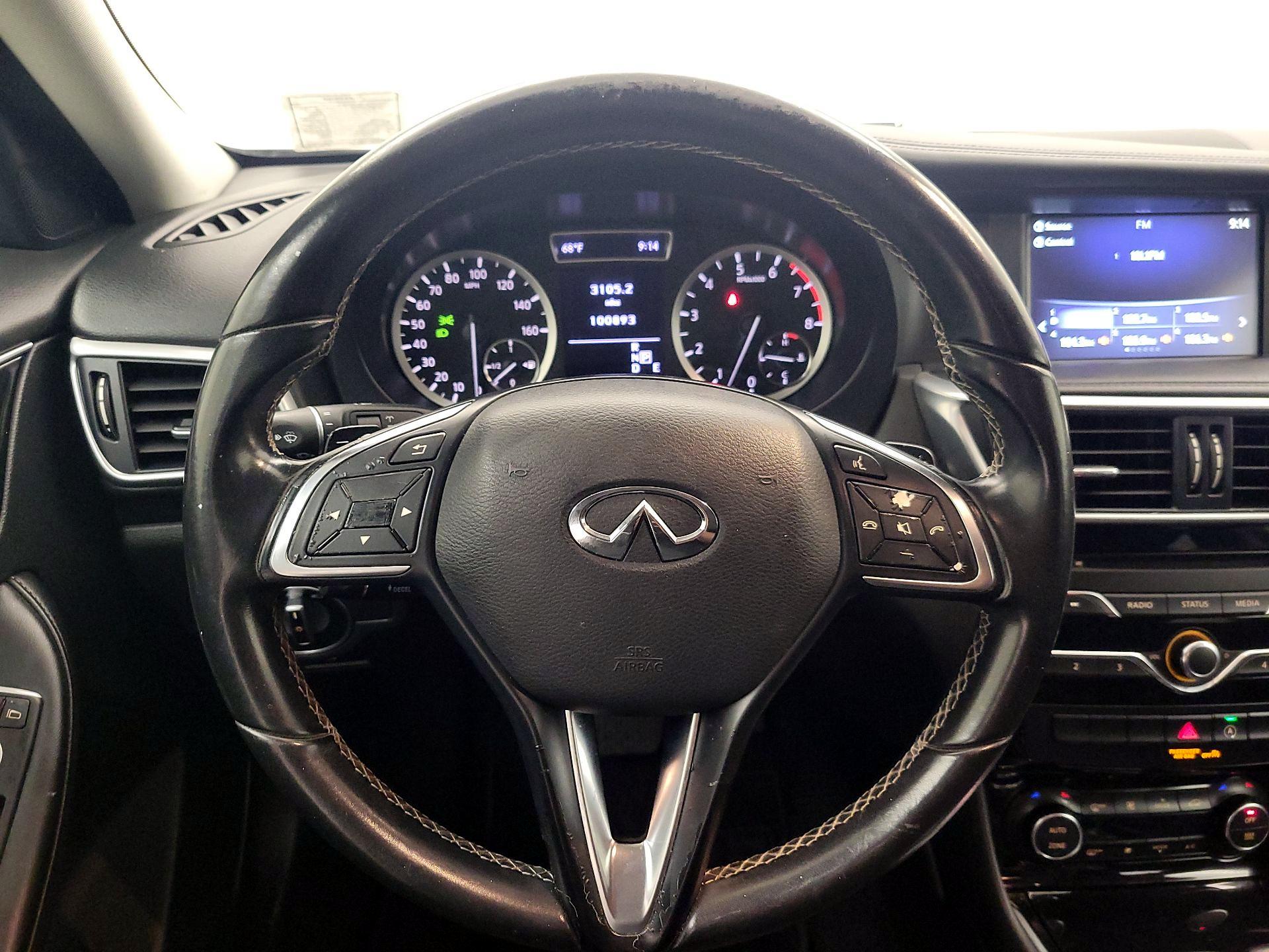 Thumbnail: 2017 INFINITI QX30 - 10