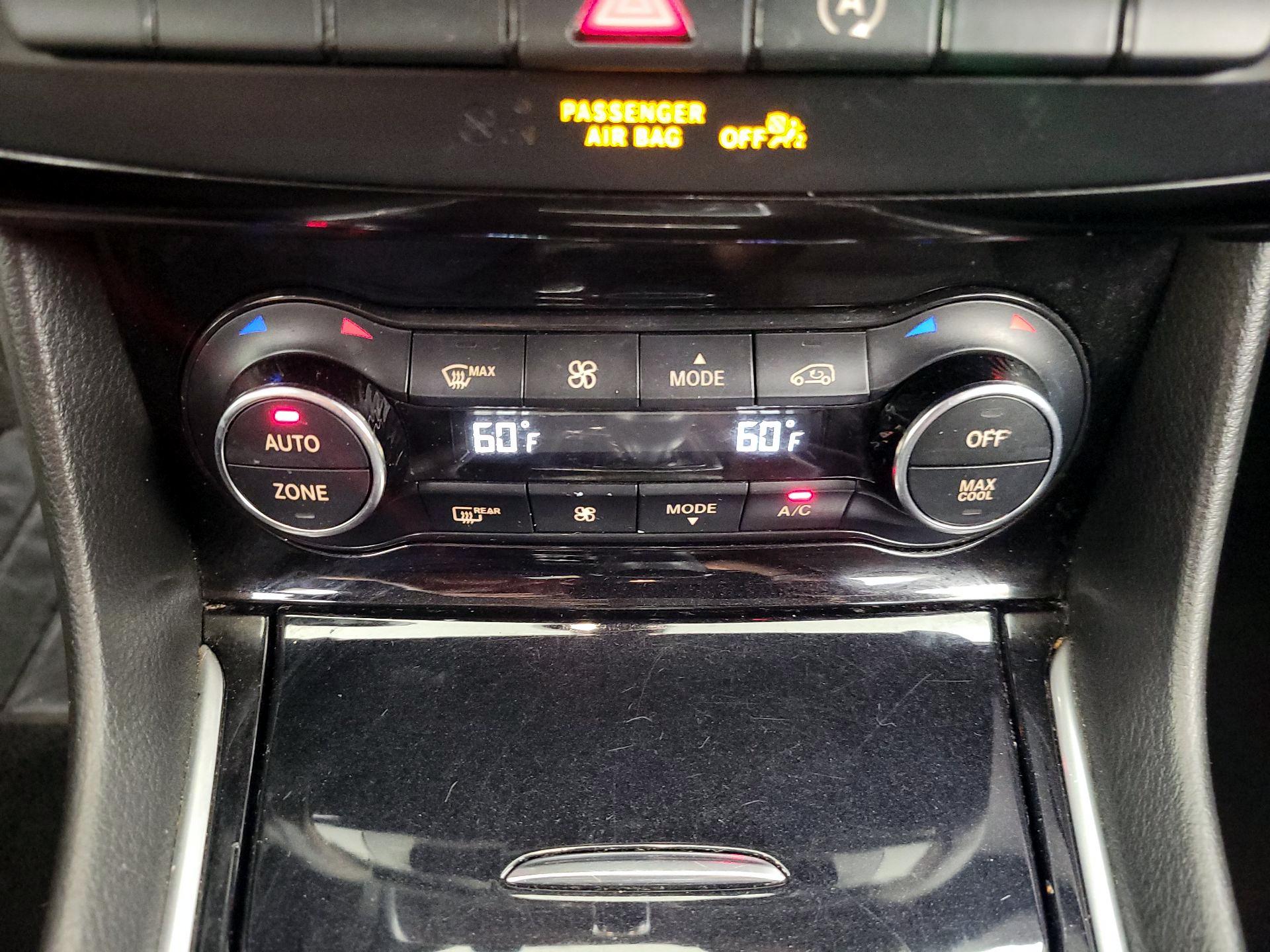 Thumbnail: 2017 INFINITI QX30 - 16