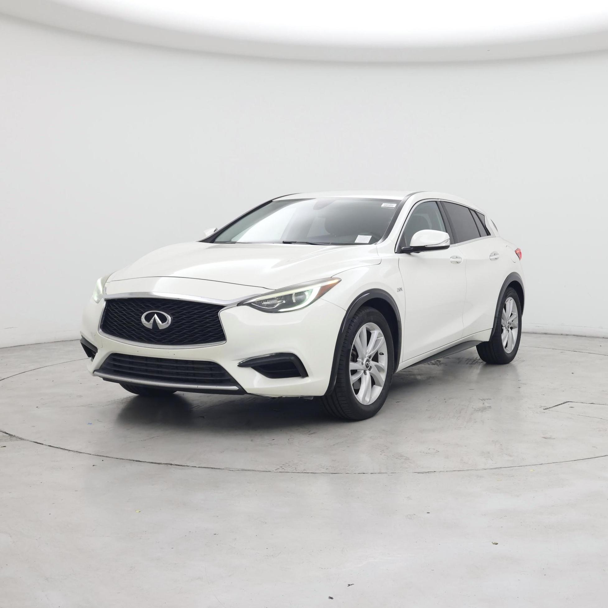 Thumbnail: 2017 INFINITI QX30 - 4