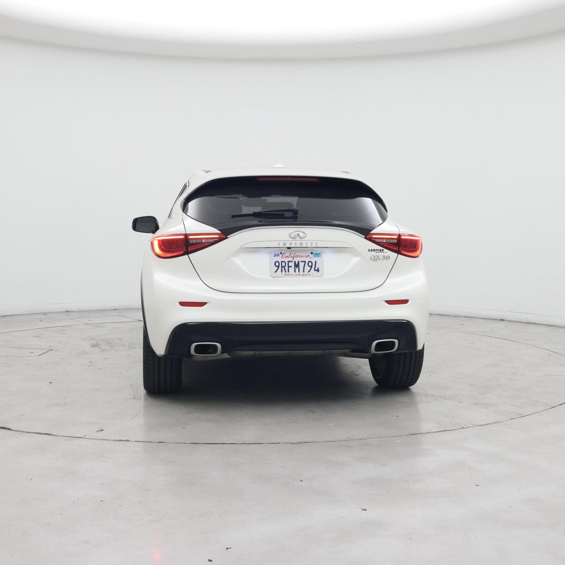 Thumbnail: 2017 INFINITI QX30 - 6