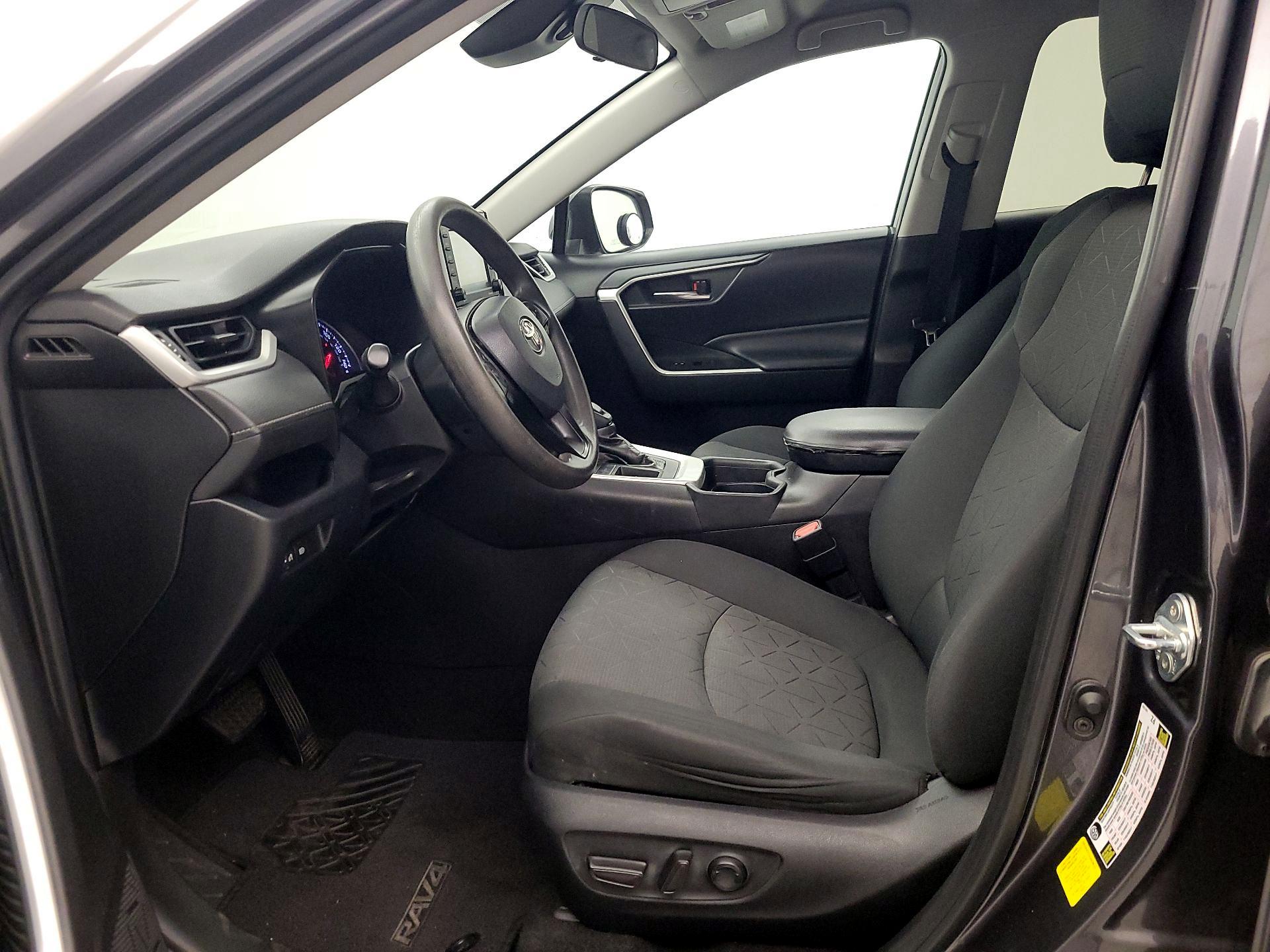 Thumbnail: 2020 Toyota RAV4 - 11