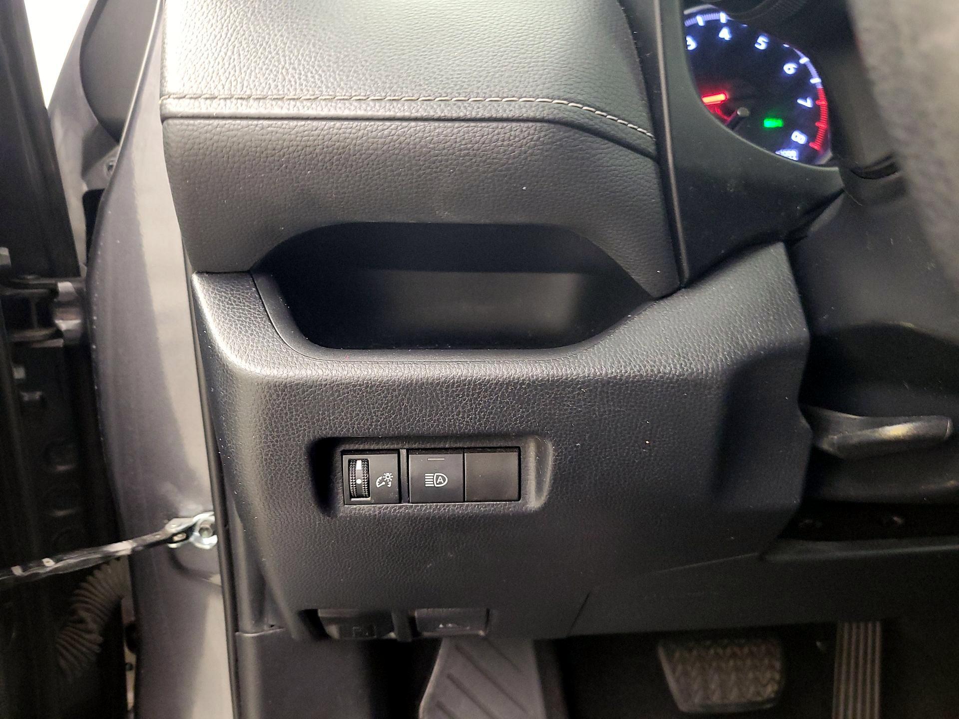 Thumbnail: 2020 Toyota RAV4 - 13