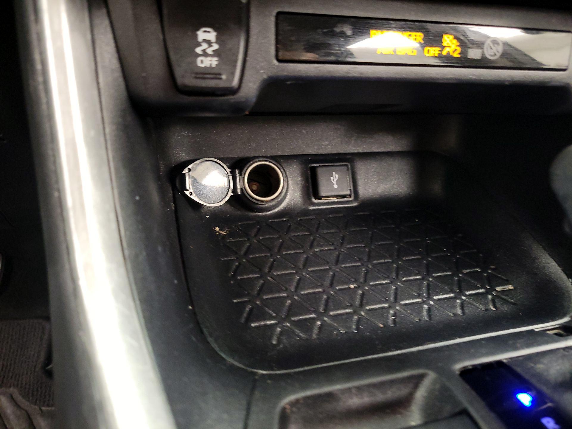 Thumbnail: 2020 Toyota RAV4 - 18