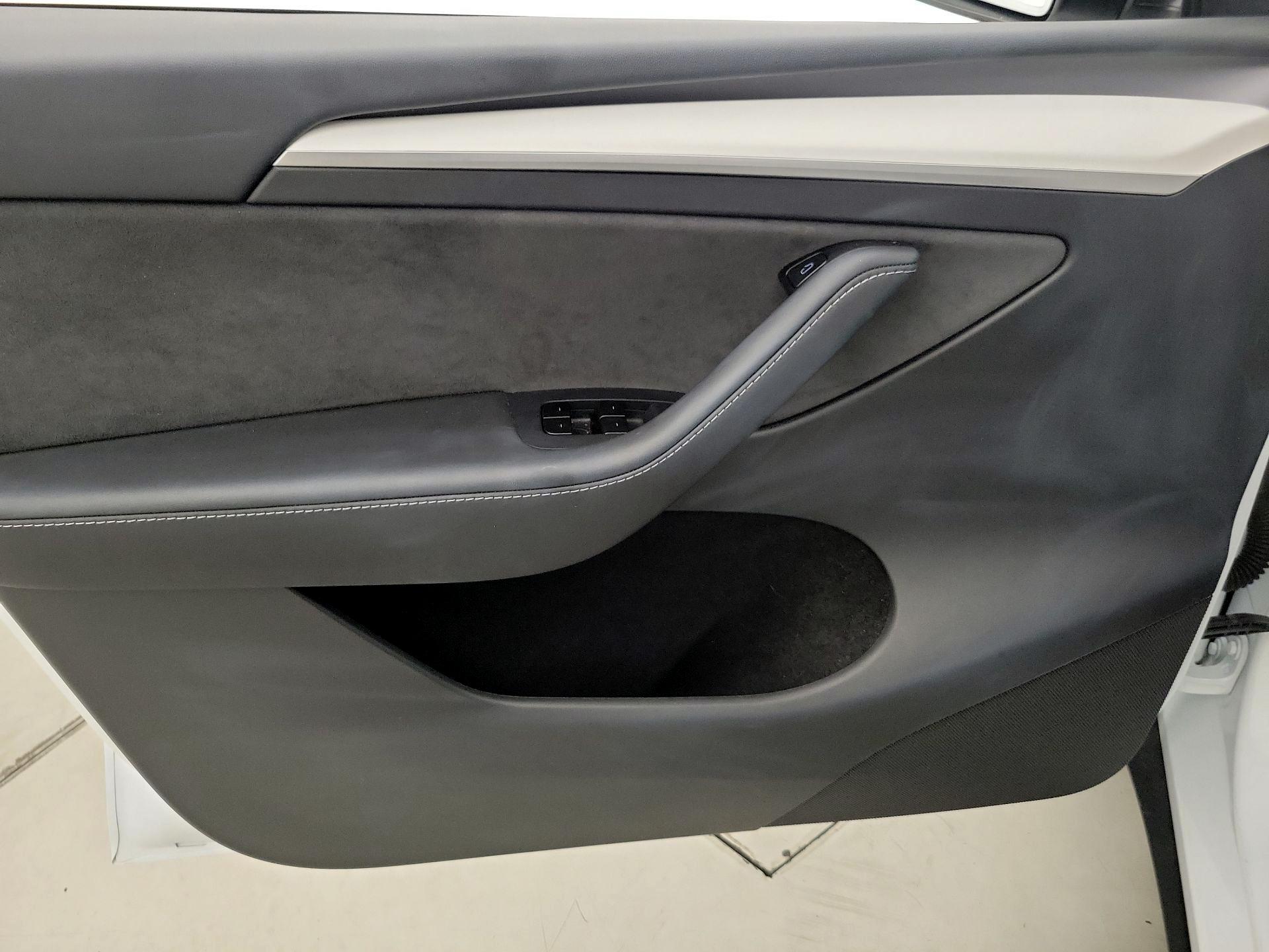 Thumbnail: 2025 Tesla Model Y - 12
