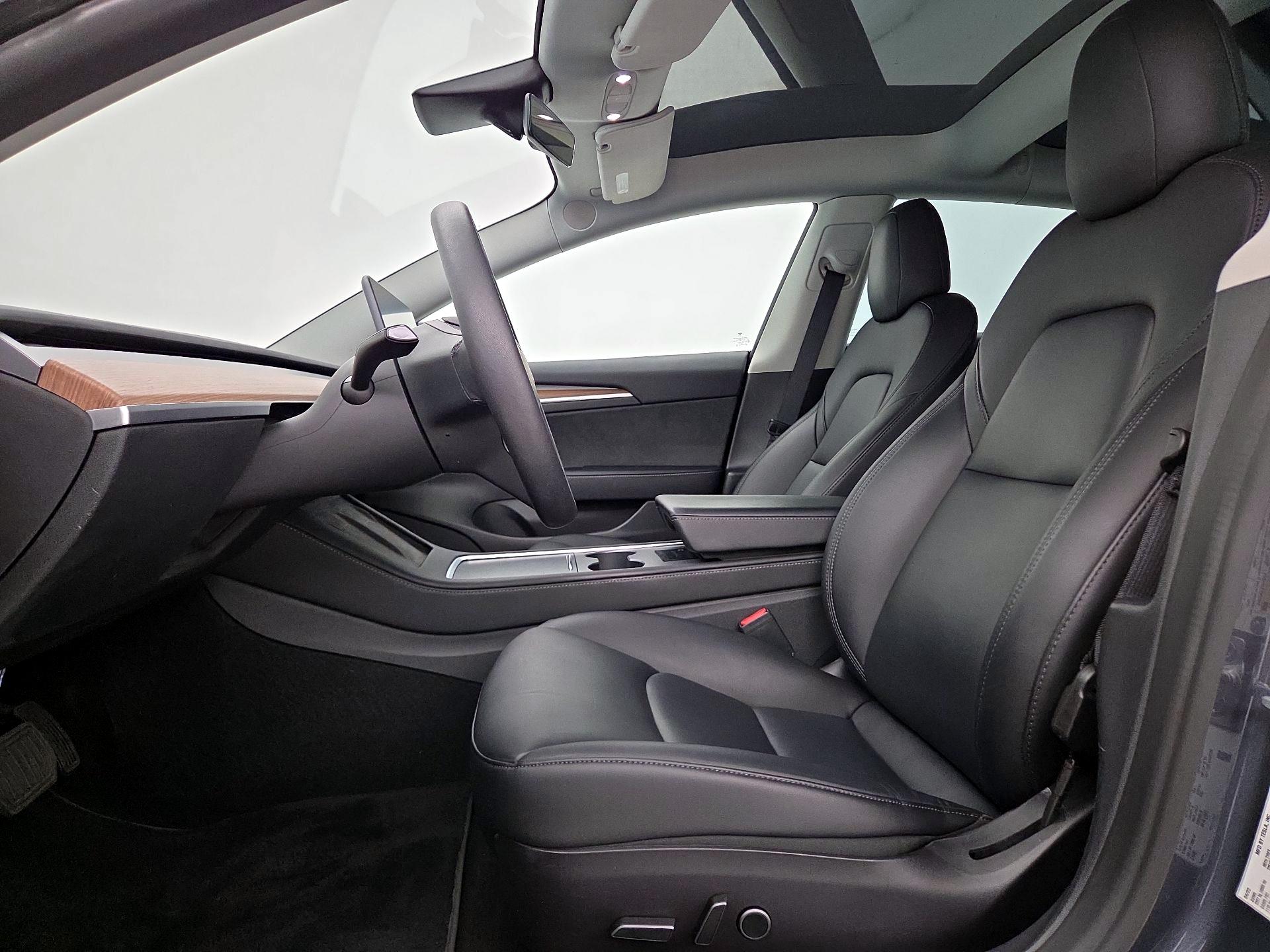 Thumbnail: 2022 Tesla Model 3 - 11