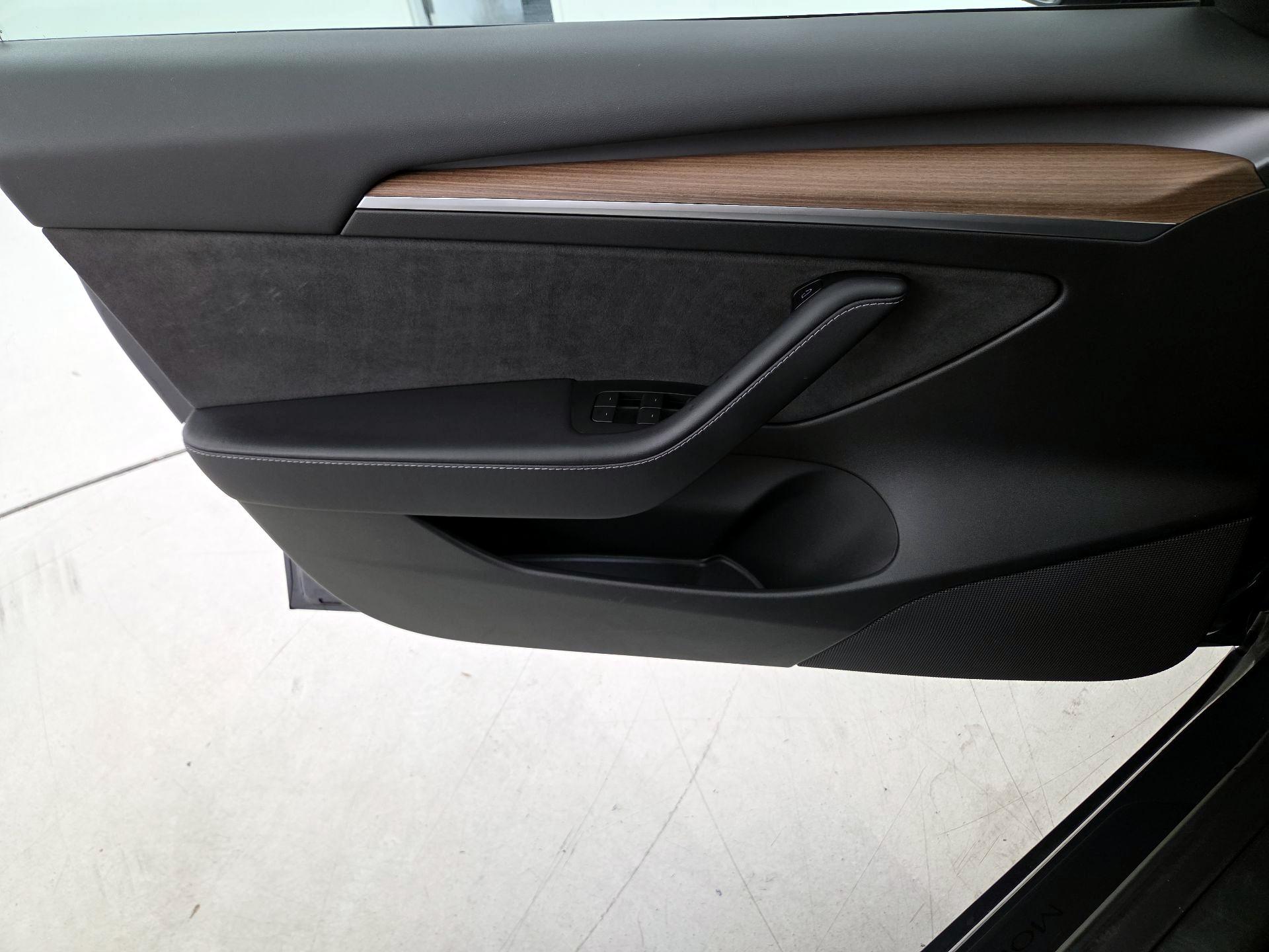 Thumbnail: 2022 Tesla Model 3 - 12