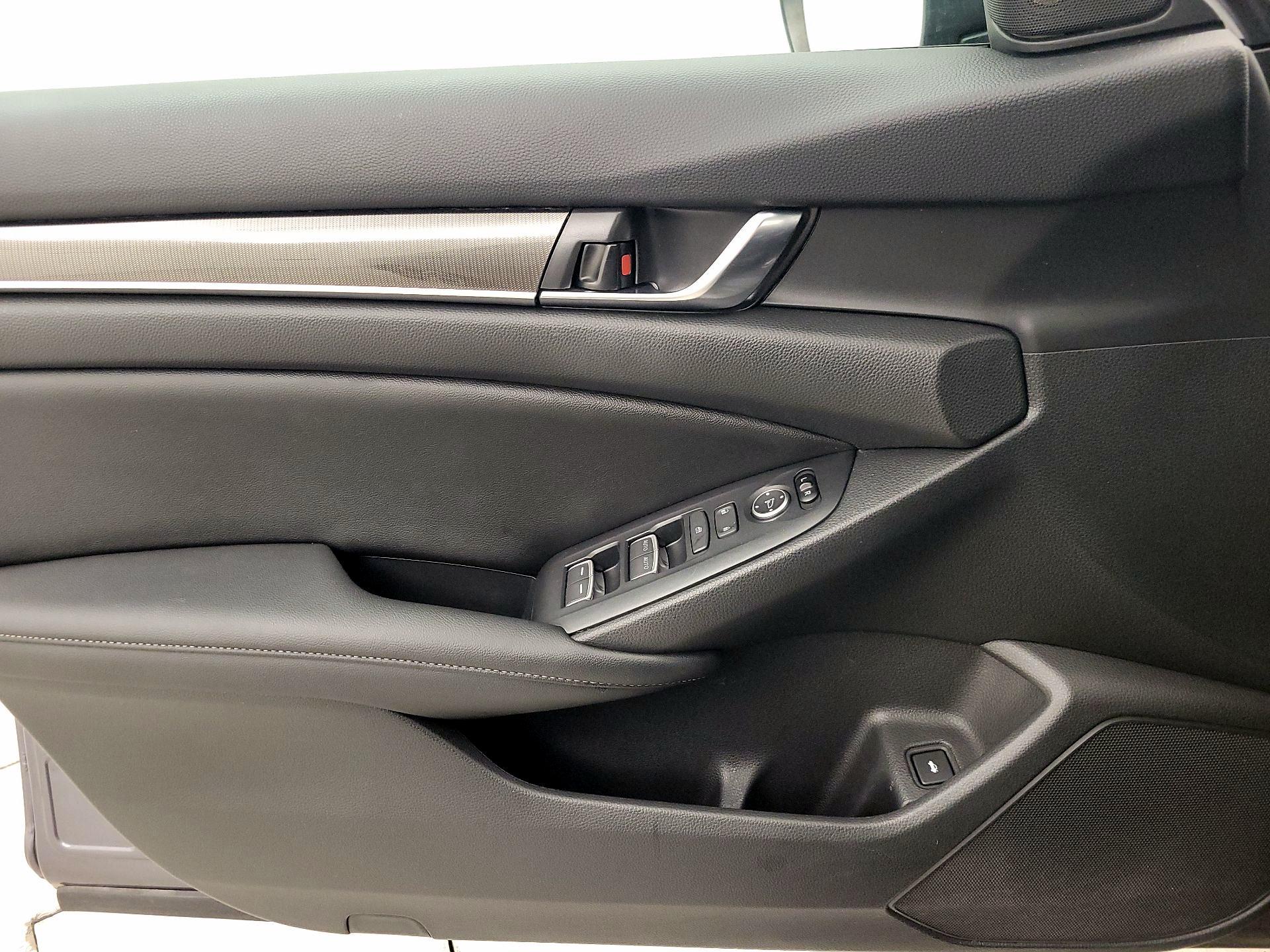 Thumbnail: 2019 Honda Accord - 12