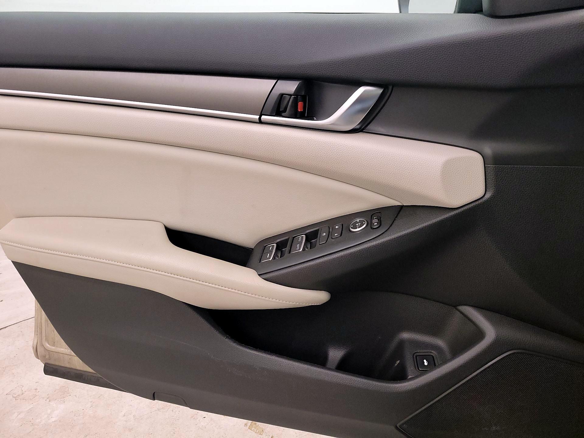 Thumbnail: 2018 Honda Accord - 12