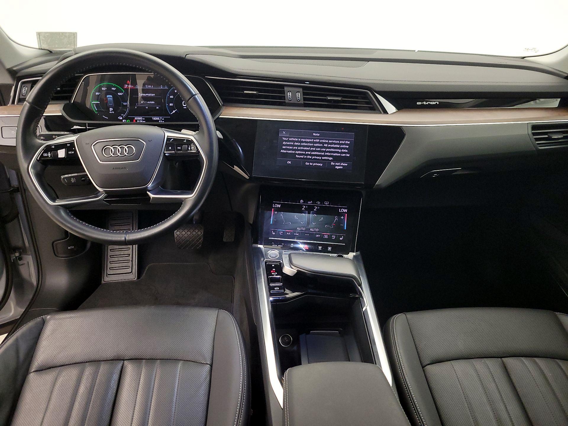 Thumbnail: 2020 Audi e-tron S - 9