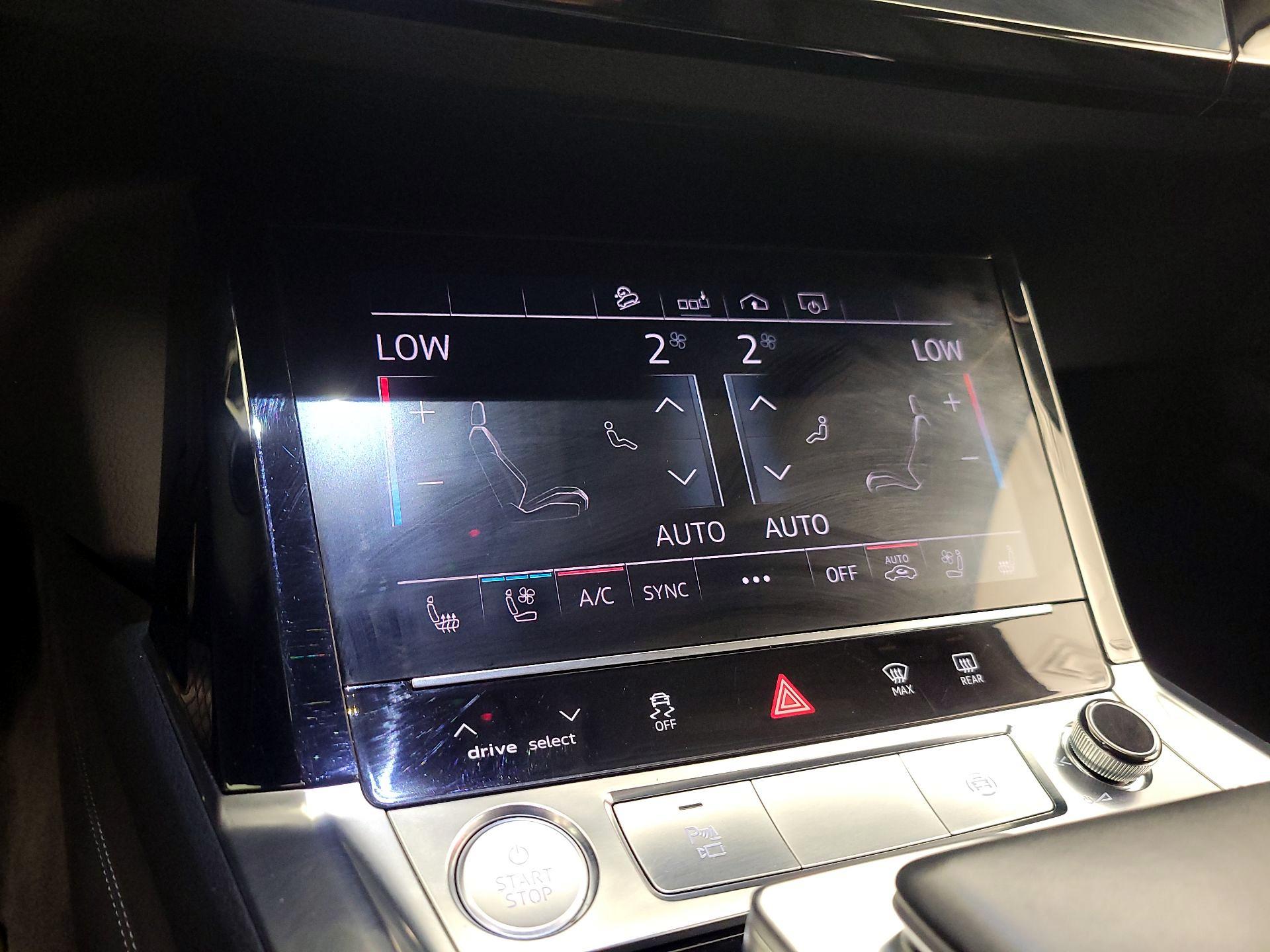 Thumbnail: 2020 Audi e-tron S - 16