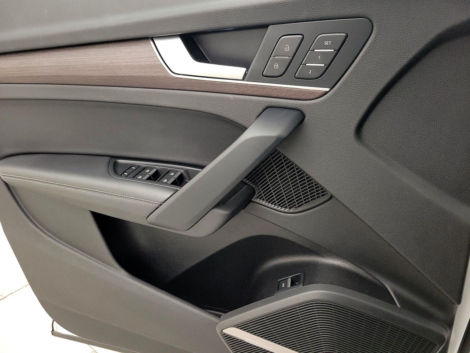 Thumbnail: 2021 Audi Q5 - 10