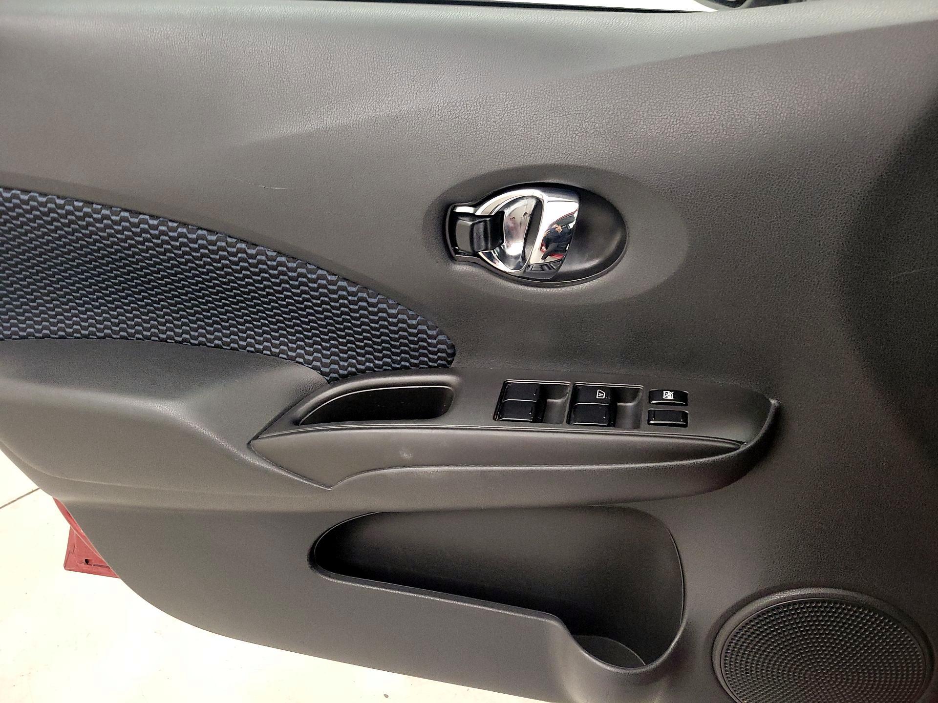 Thumbnail: 2018 Nissan Versa Note - 12