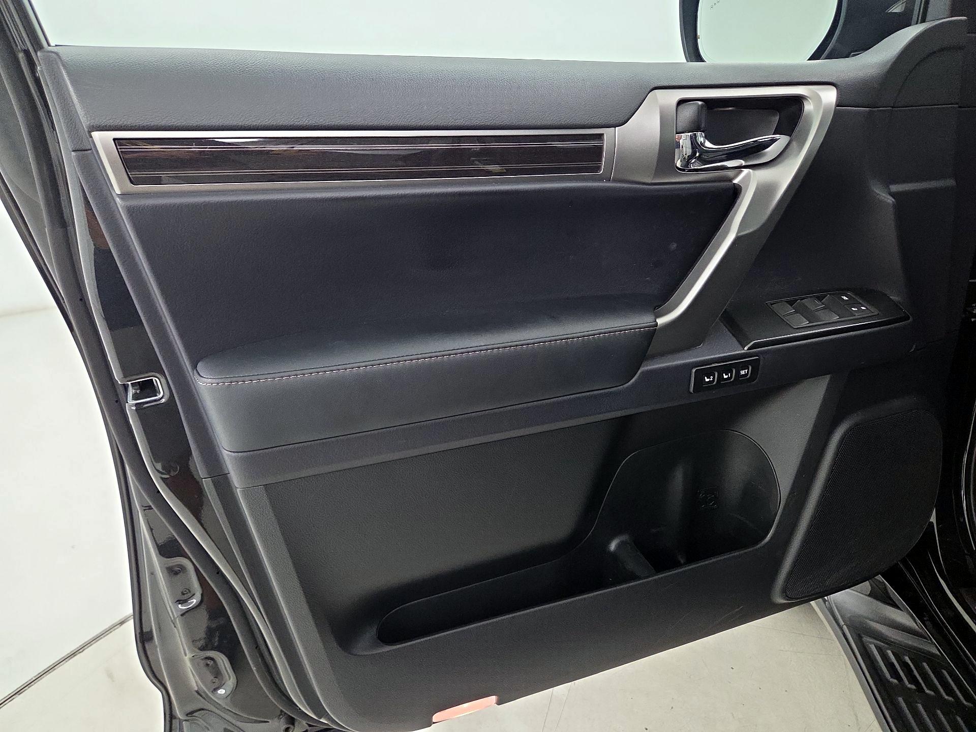 Thumbnail: 2023 Lexus GX - 12