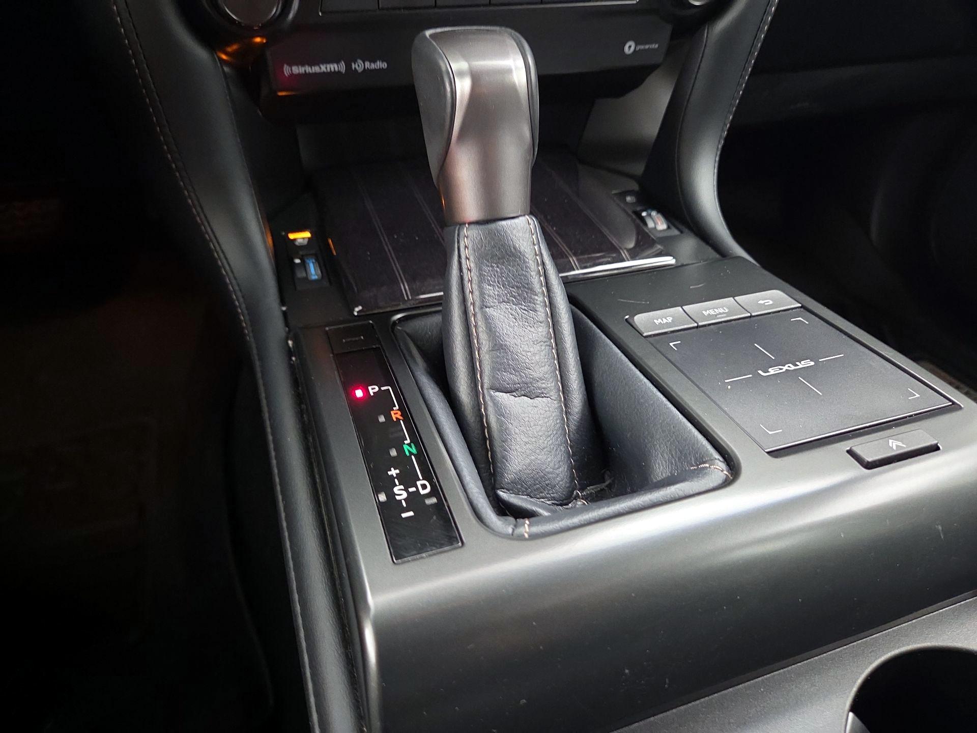 Thumbnail: 2023 Lexus GX - 18