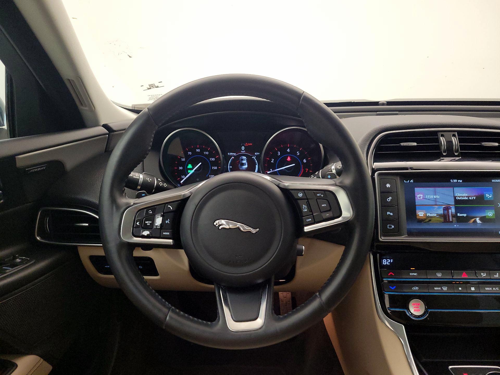 Thumbnail: 2018 Jaguar XE - 10