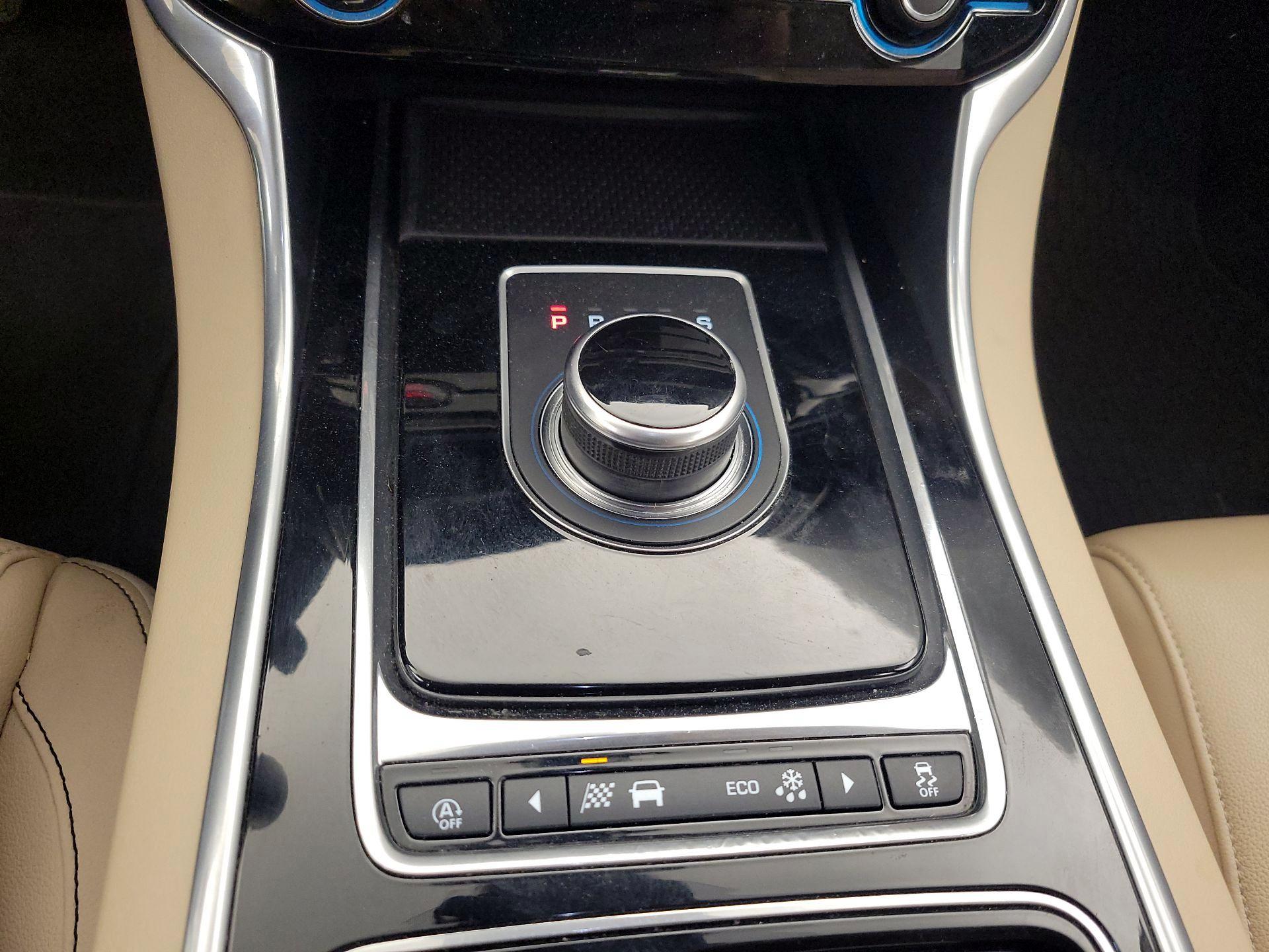 Thumbnail: 2018 Jaguar XE - 17