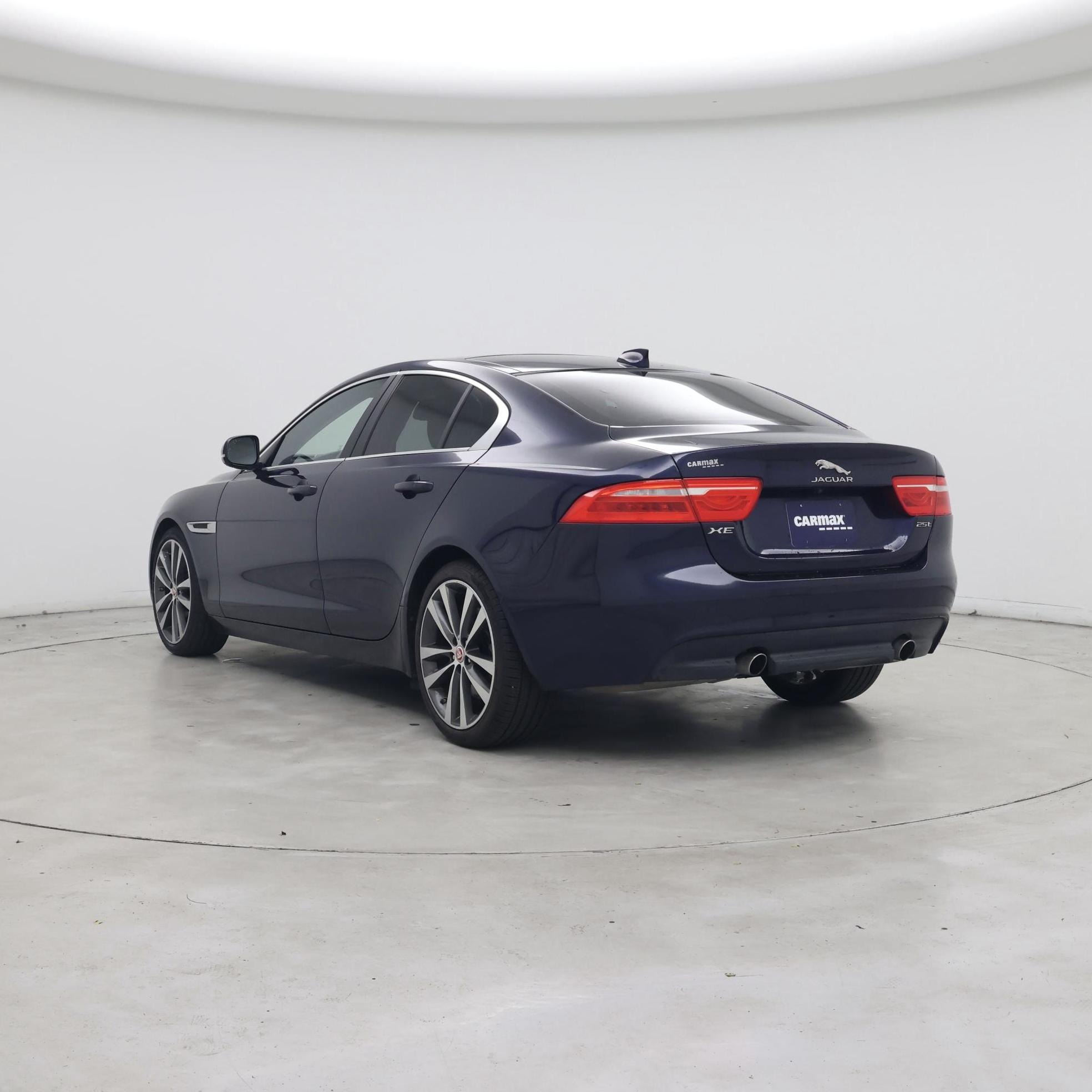 Thumbnail: 2018 Jaguar XE - 2