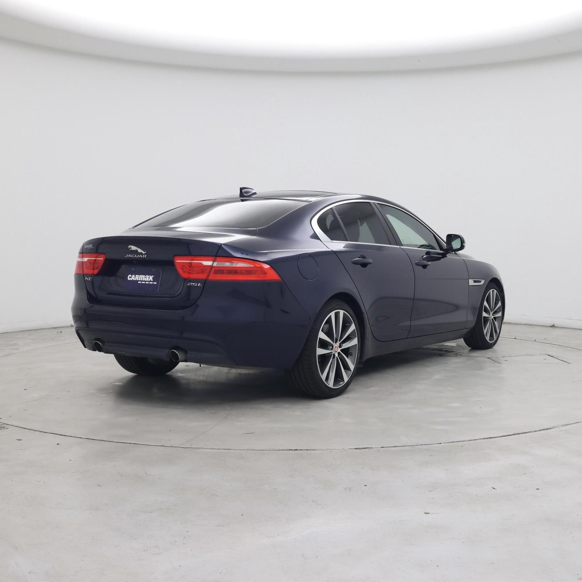 Thumbnail: 2018 Jaguar XE - 8