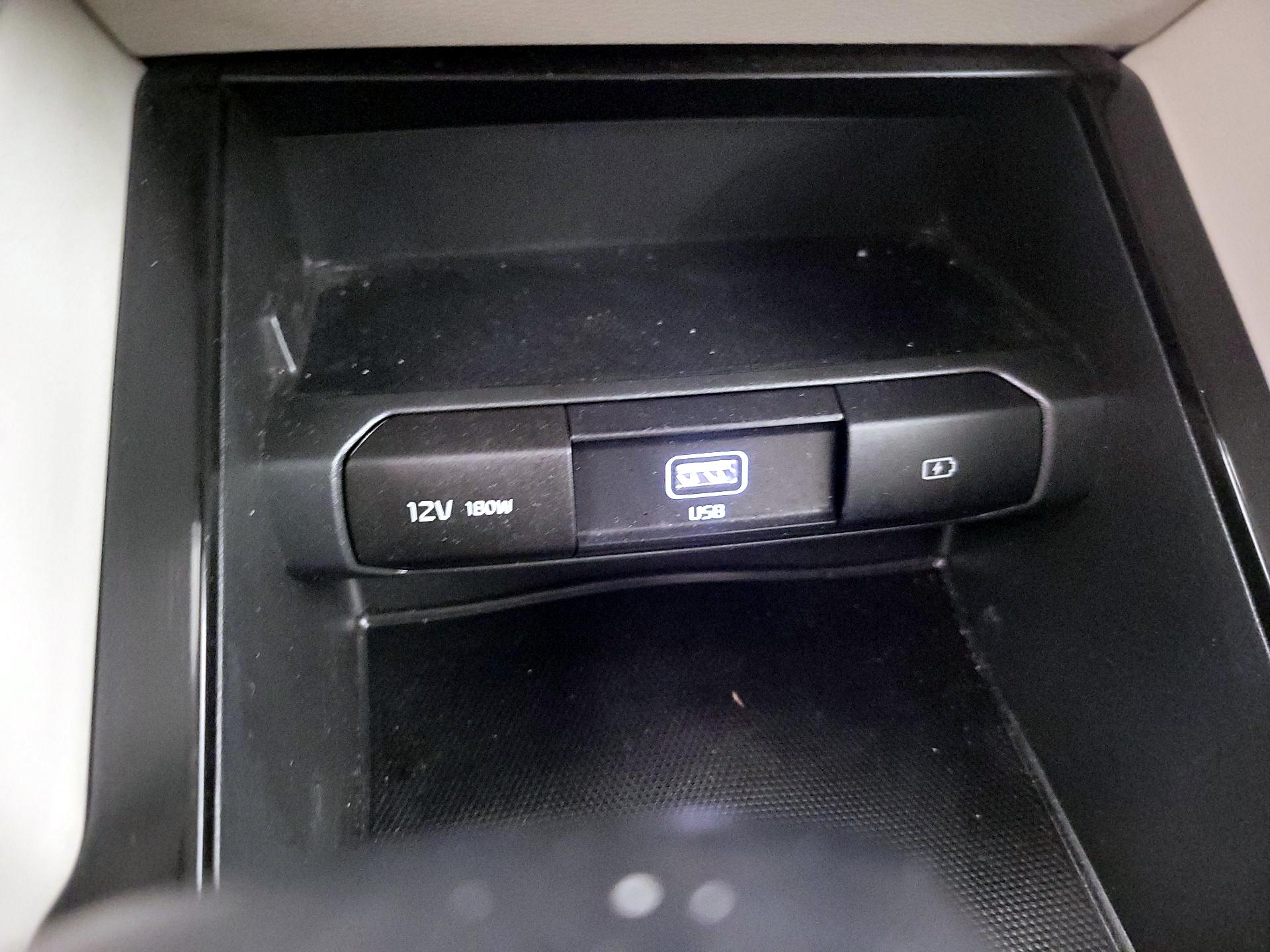 Thumbnail: 2021 Kia Telluride - 16