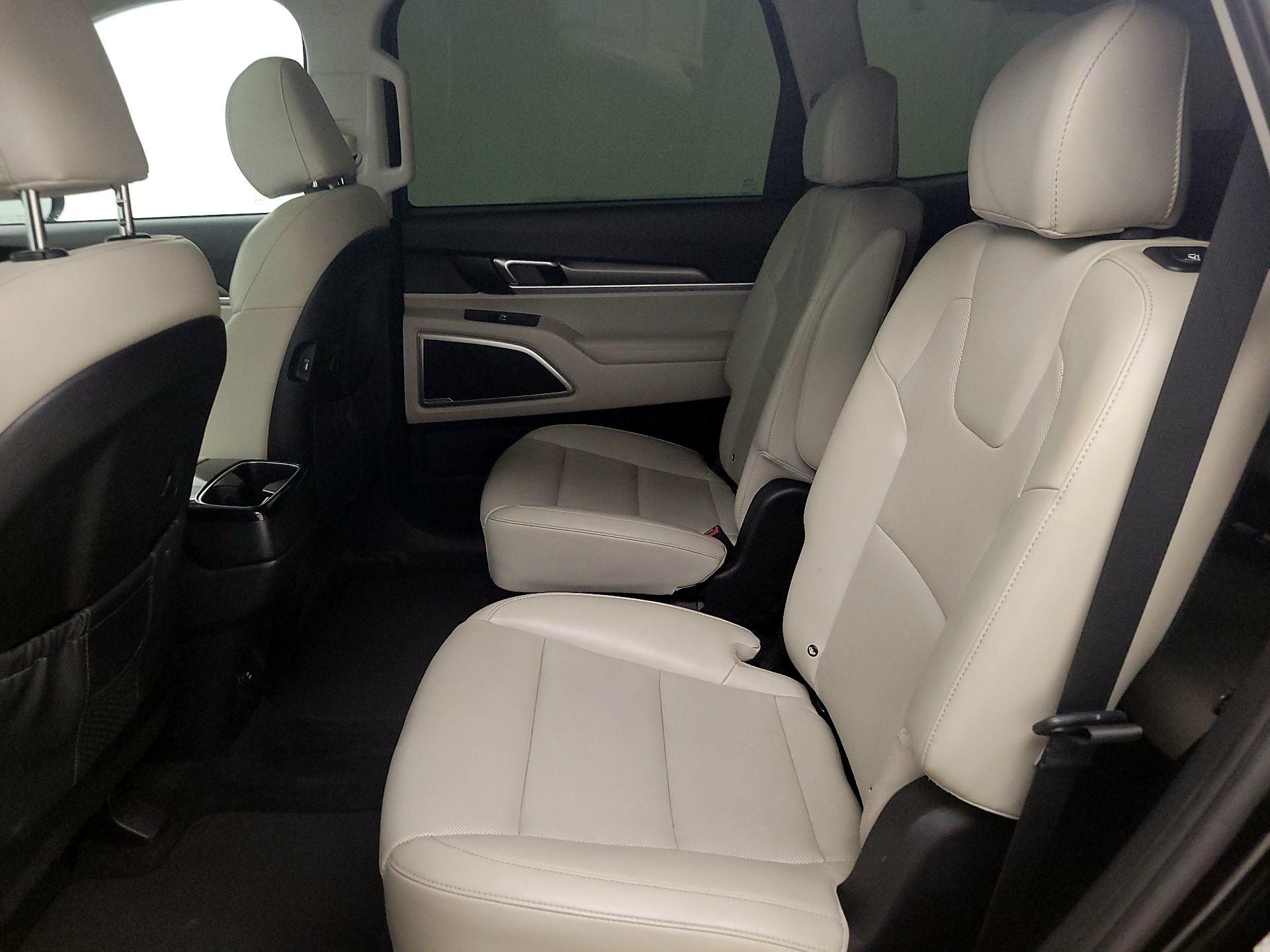 Thumbnail: 2021 Kia Telluride - 18