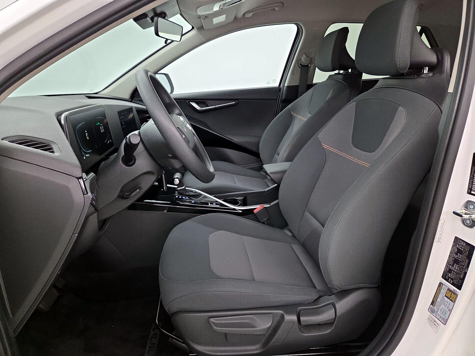 Thumbnail: 2023 Kia Niro - 11