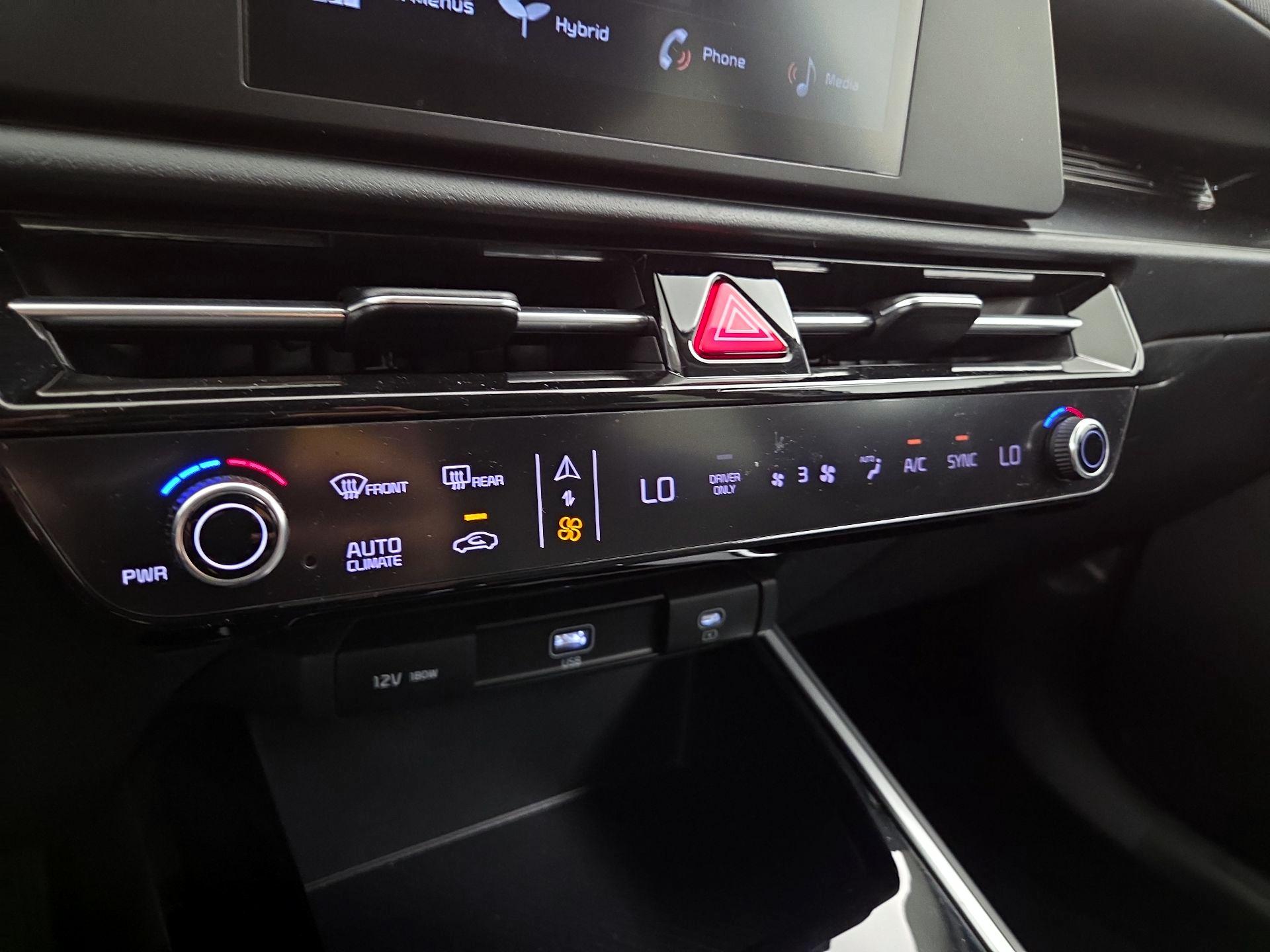 Thumbnail: 2023 Kia Niro - 15