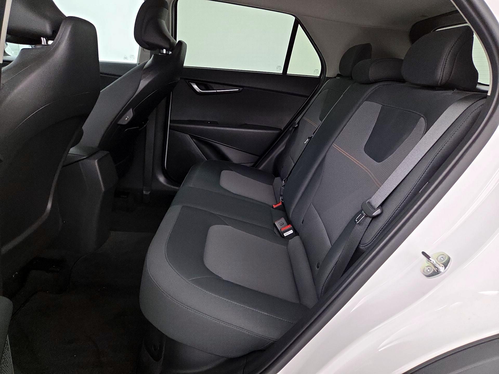 Thumbnail: 2023 Kia Niro - 18