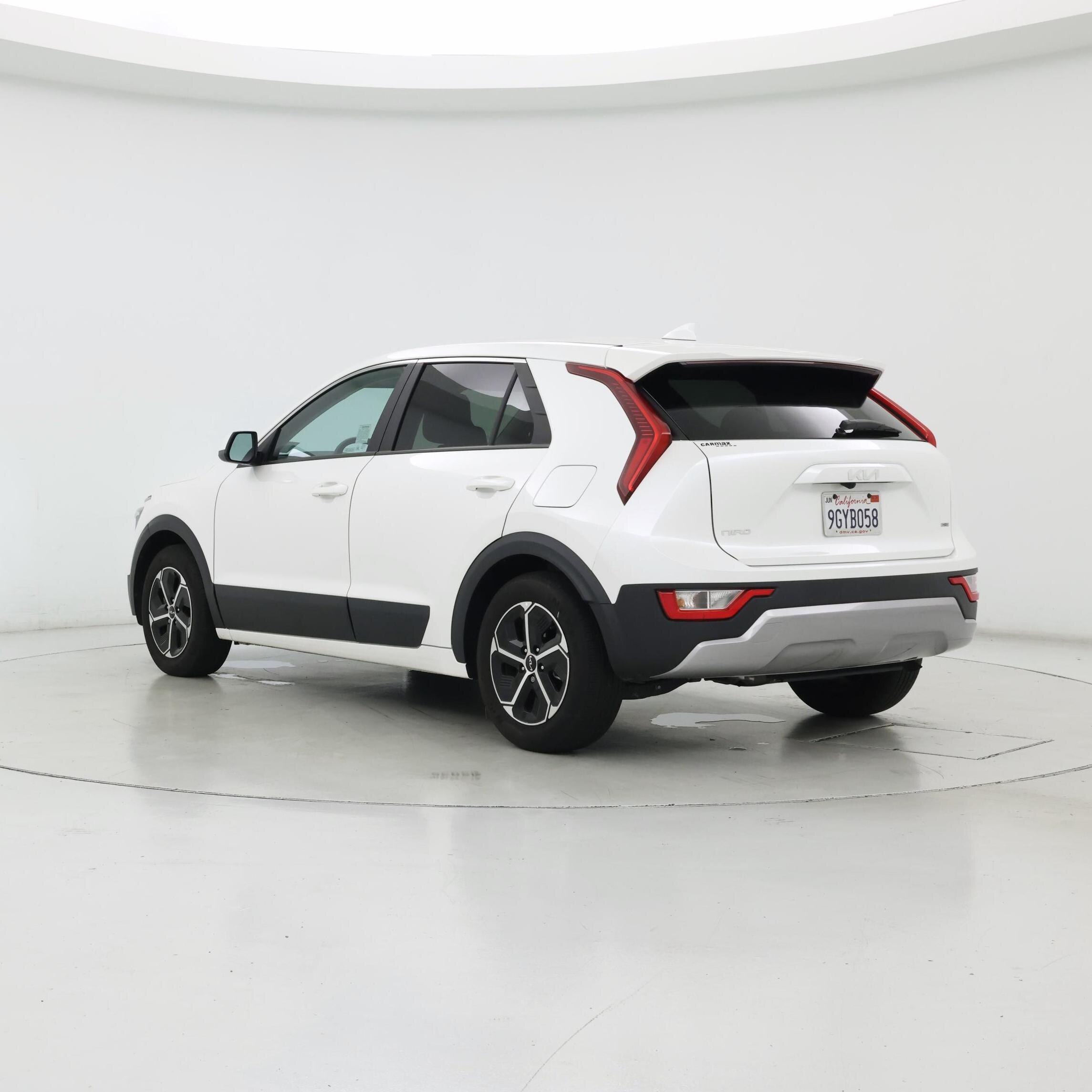 Thumbnail: 2023 Kia Niro - 2