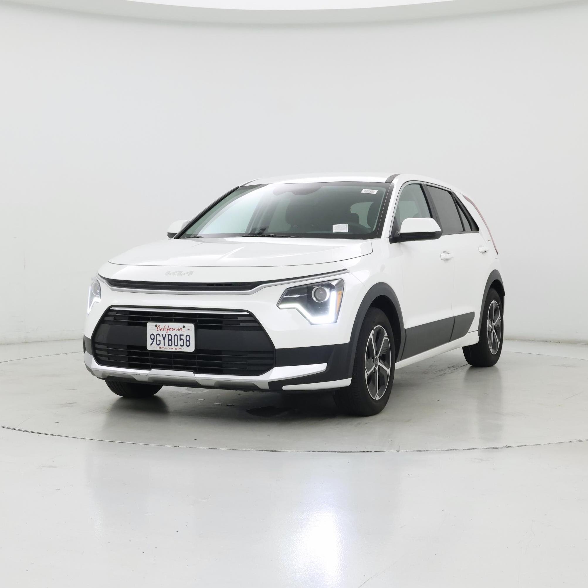 Thumbnail: 2023 Kia Niro - 4