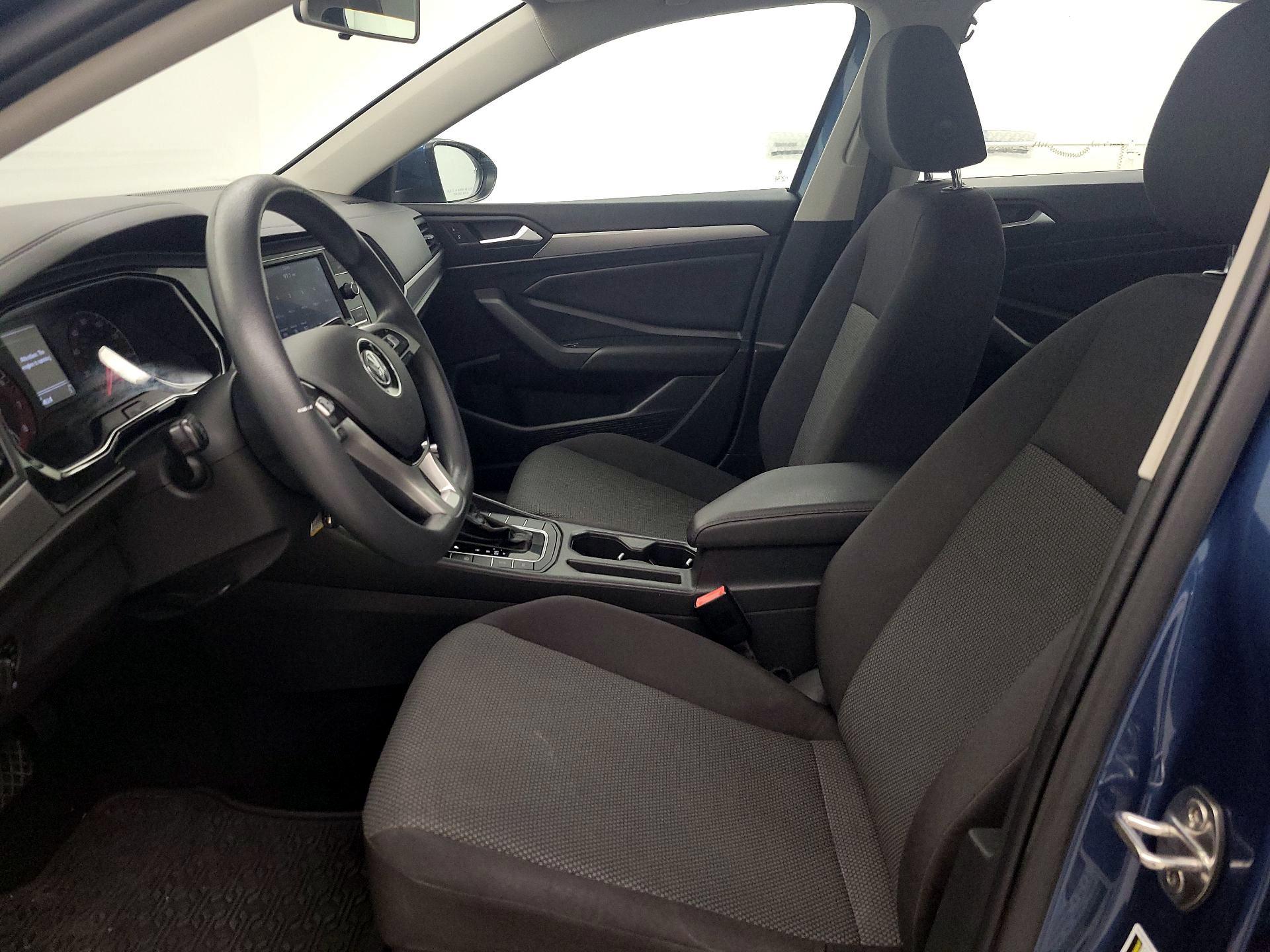 Thumbnail: 2019 Volkswagen Jetta - 9