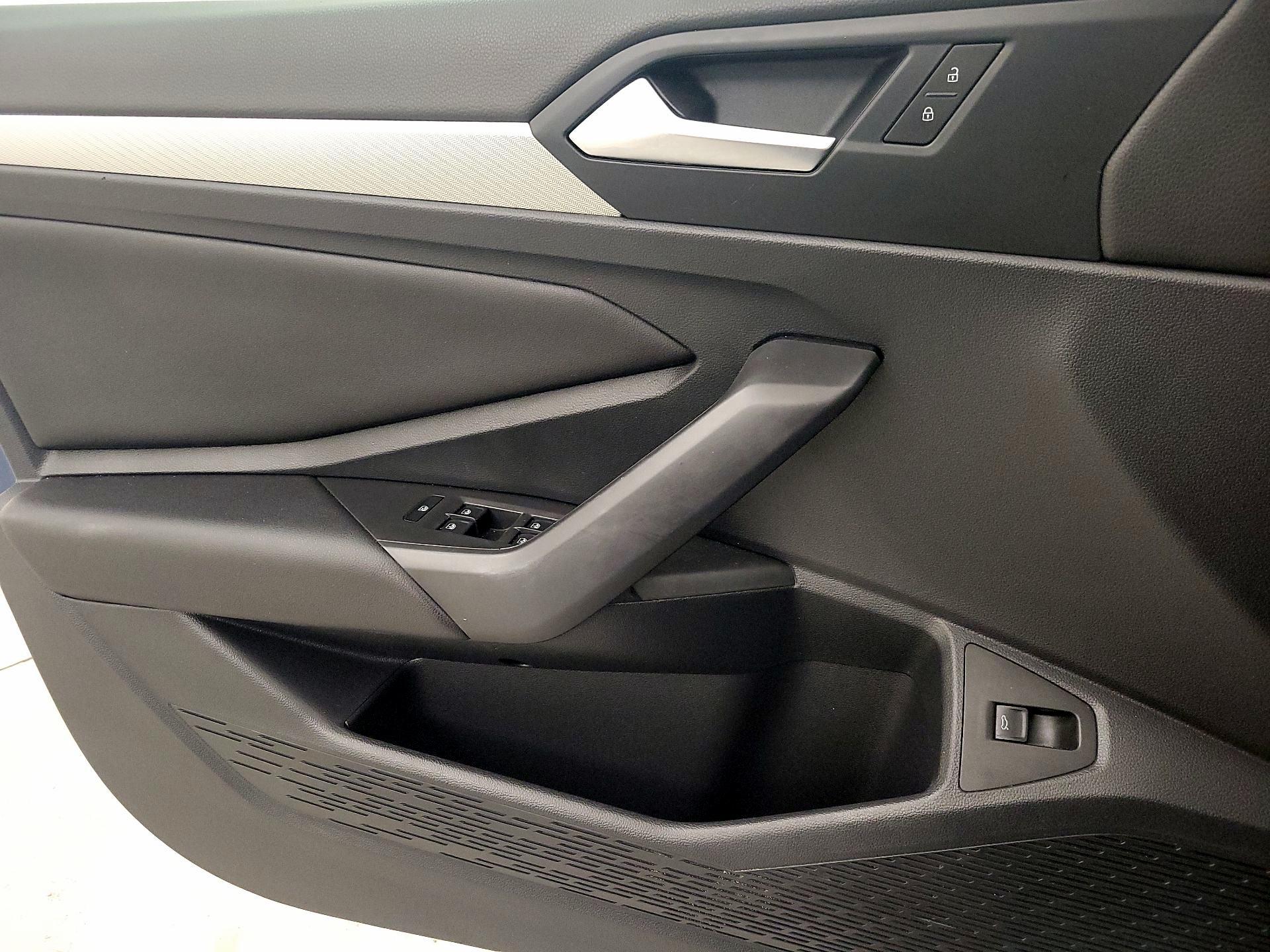 Thumbnail: 2019 Volkswagen Jetta - 10