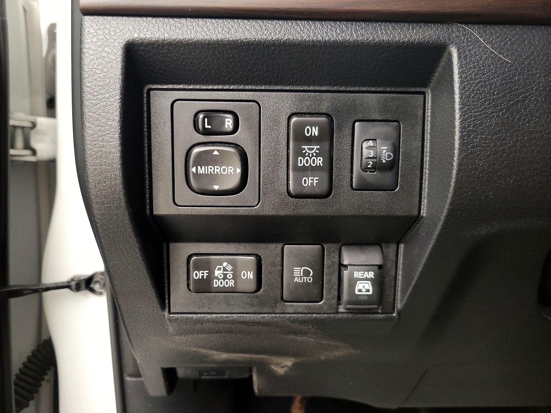 Thumbnail: 2020 Toyota Tundra - 13