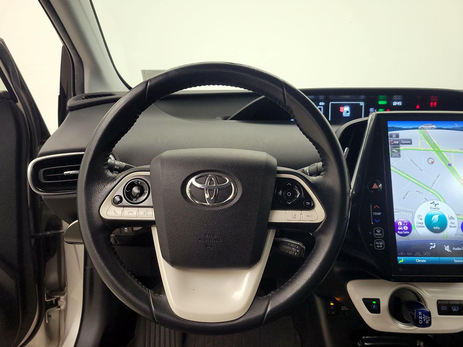 Thumbnail: 2017 Toyota Prius Prime - 10
