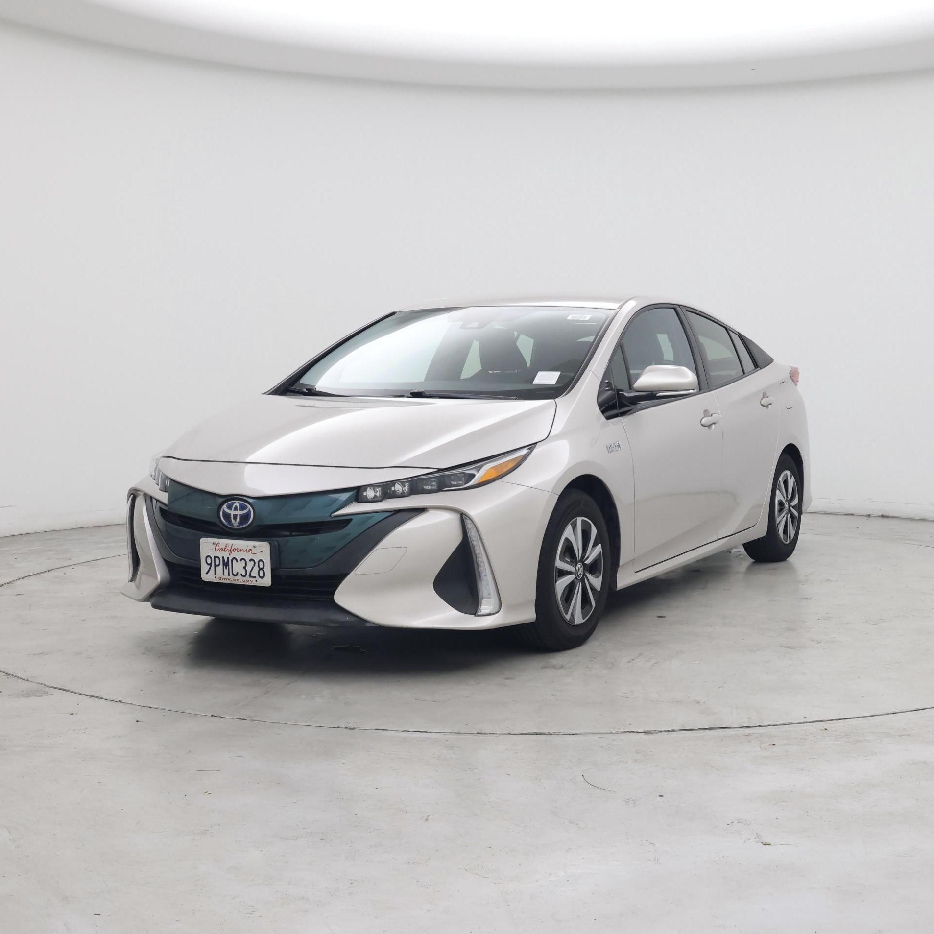 Thumbnail: 2017 Toyota Prius Prime - 4