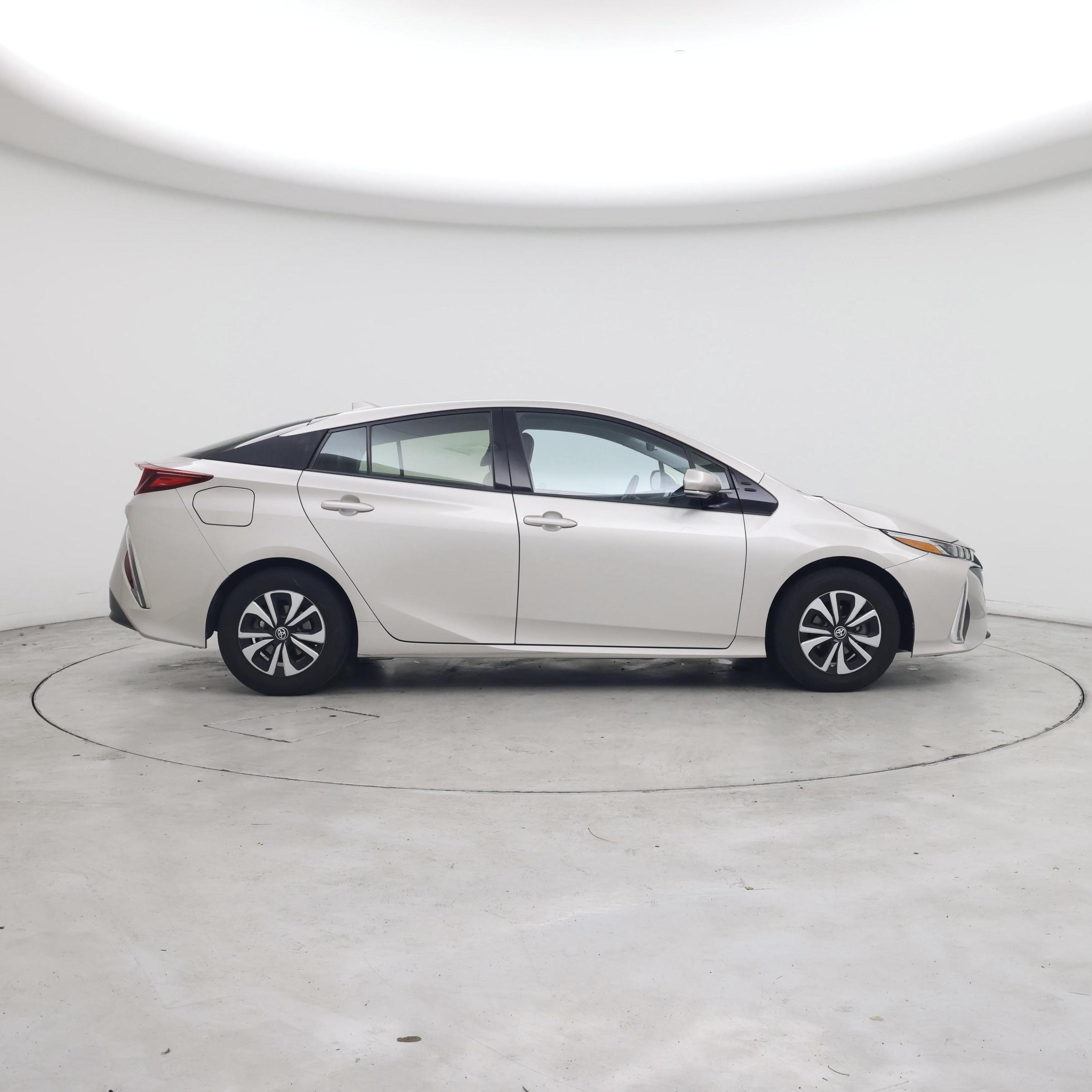 Thumbnail: 2017 Toyota Prius Prime - 7