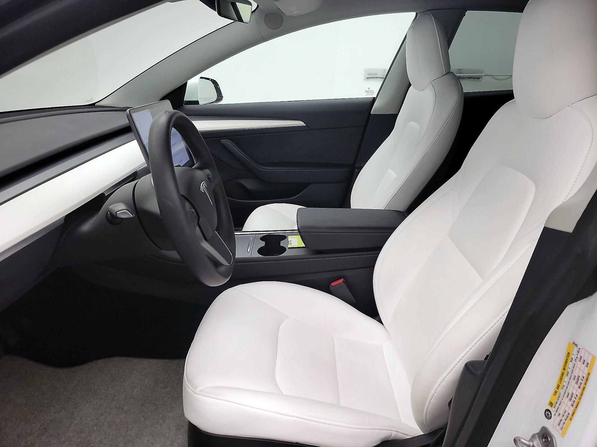 Thumbnail: 2022 Tesla Model 3 - 11