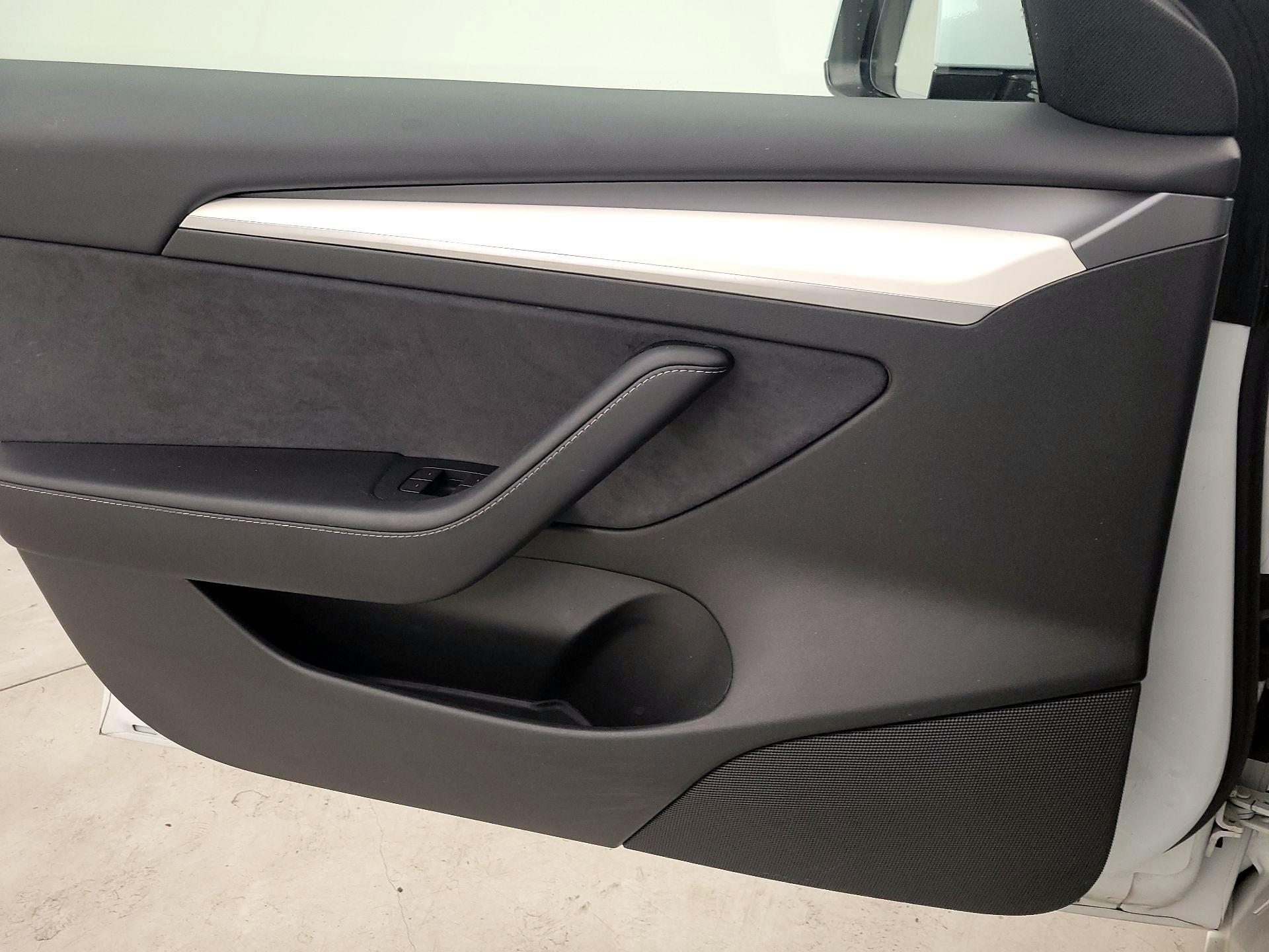 Thumbnail: 2022 Tesla Model 3 - 12