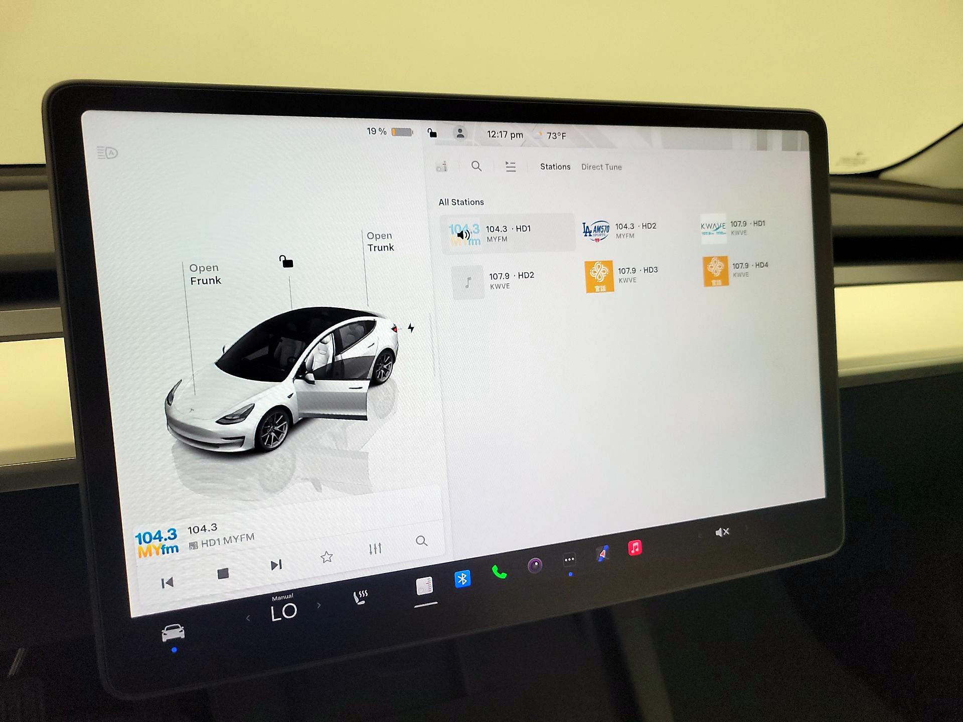 Thumbnail: 2022 Tesla Model 3 - 15