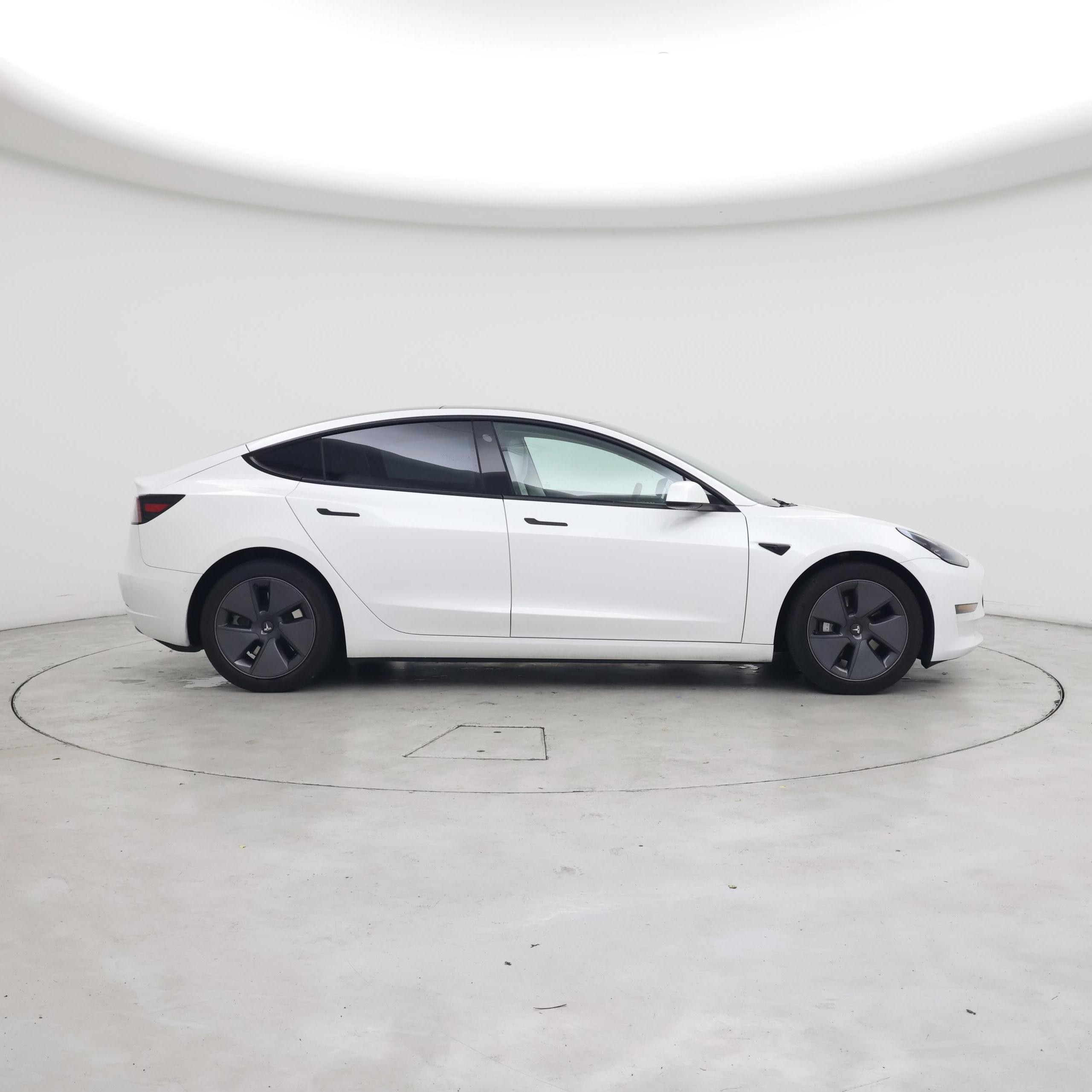 Thumbnail: 2022 Tesla Model 3 - 7