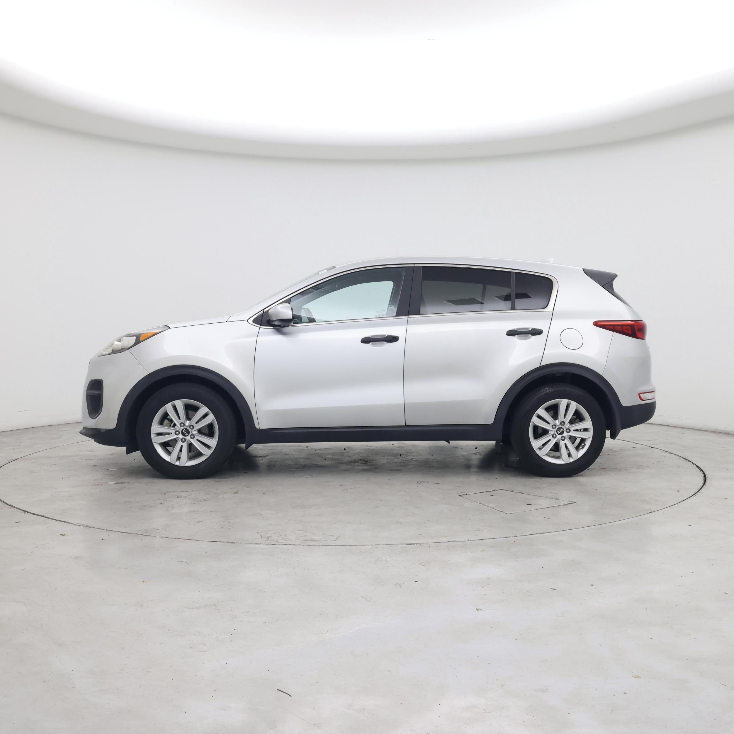 Thumbnail: 2017 Kia Sportage - 3