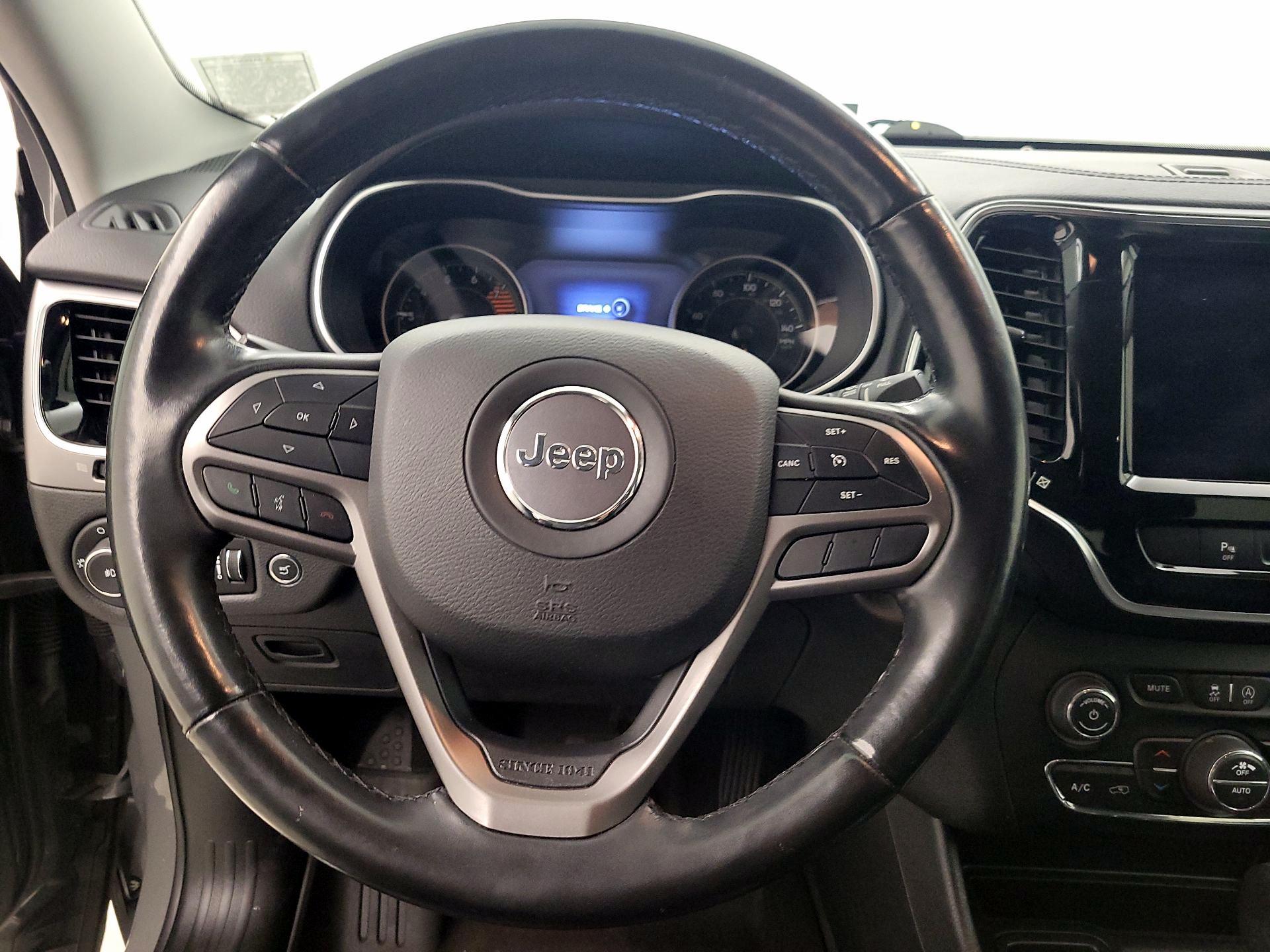 Thumbnail: 2019 Jeep Cherokee - 10