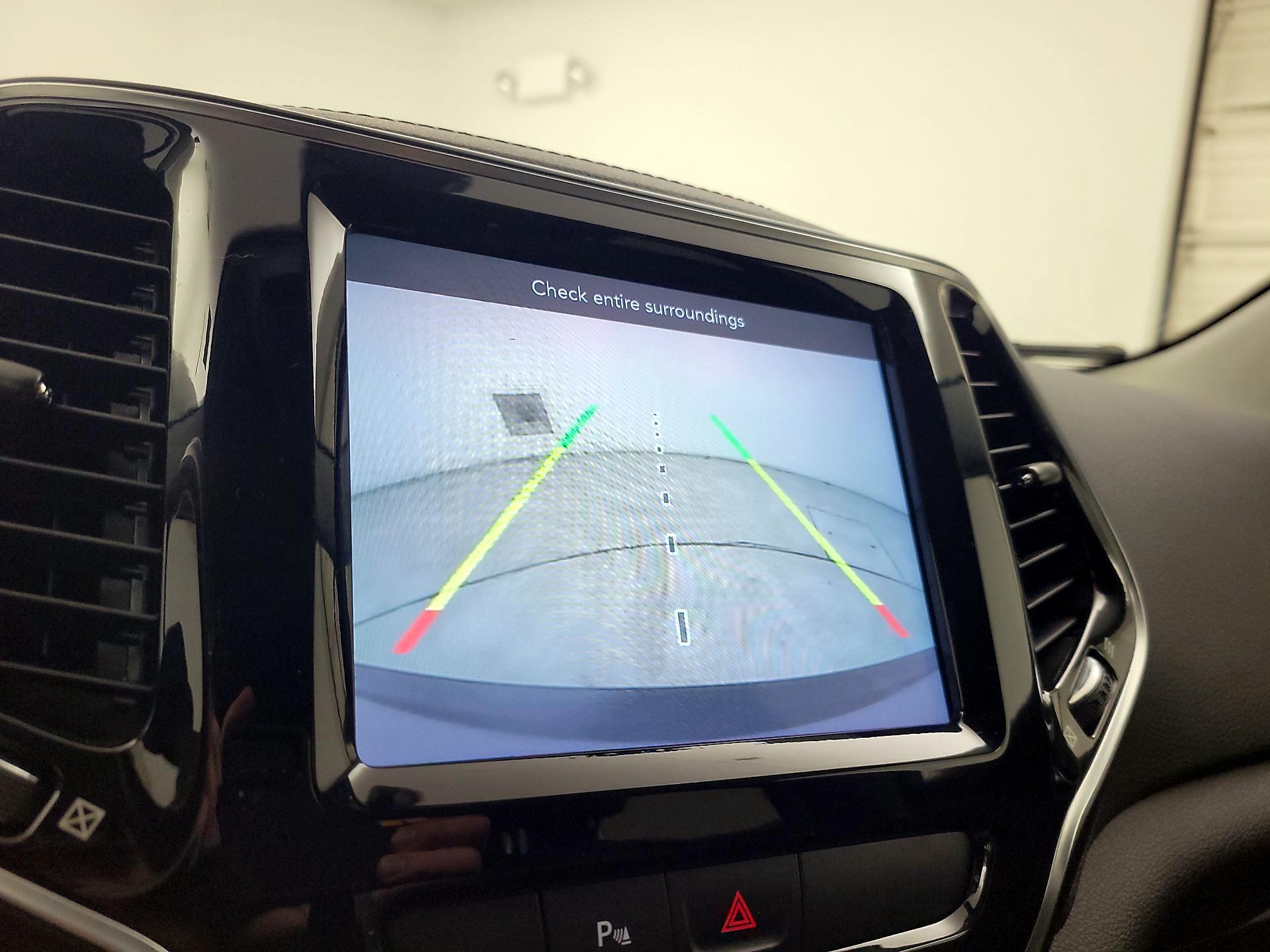 Thumbnail: 2019 Jeep Cherokee - 14