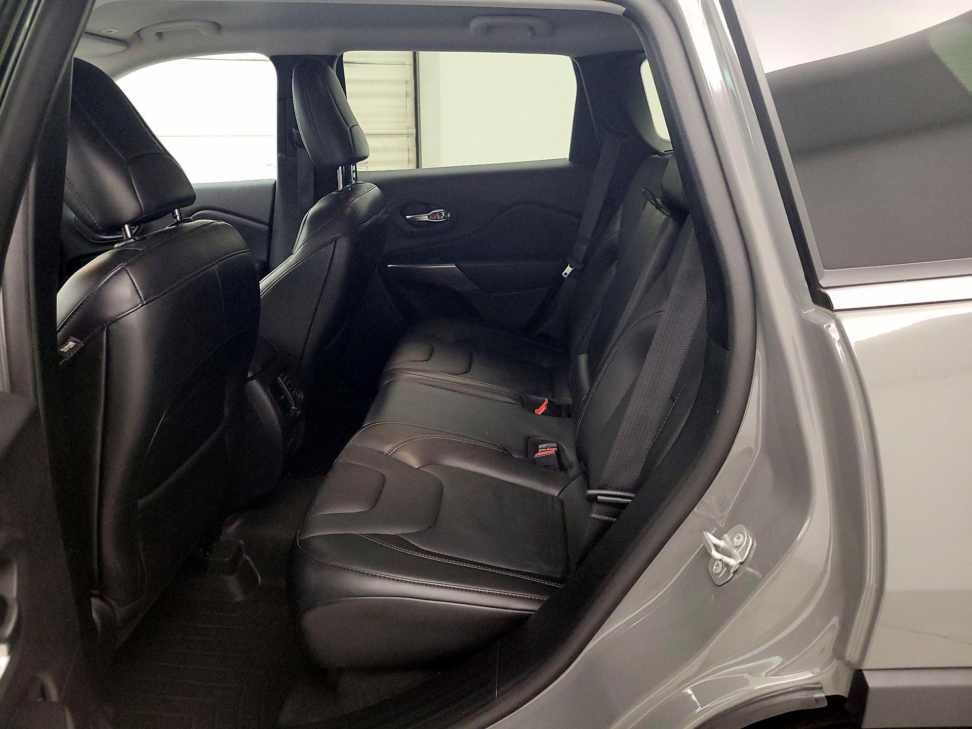 Thumbnail: 2019 Jeep Cherokee - 19