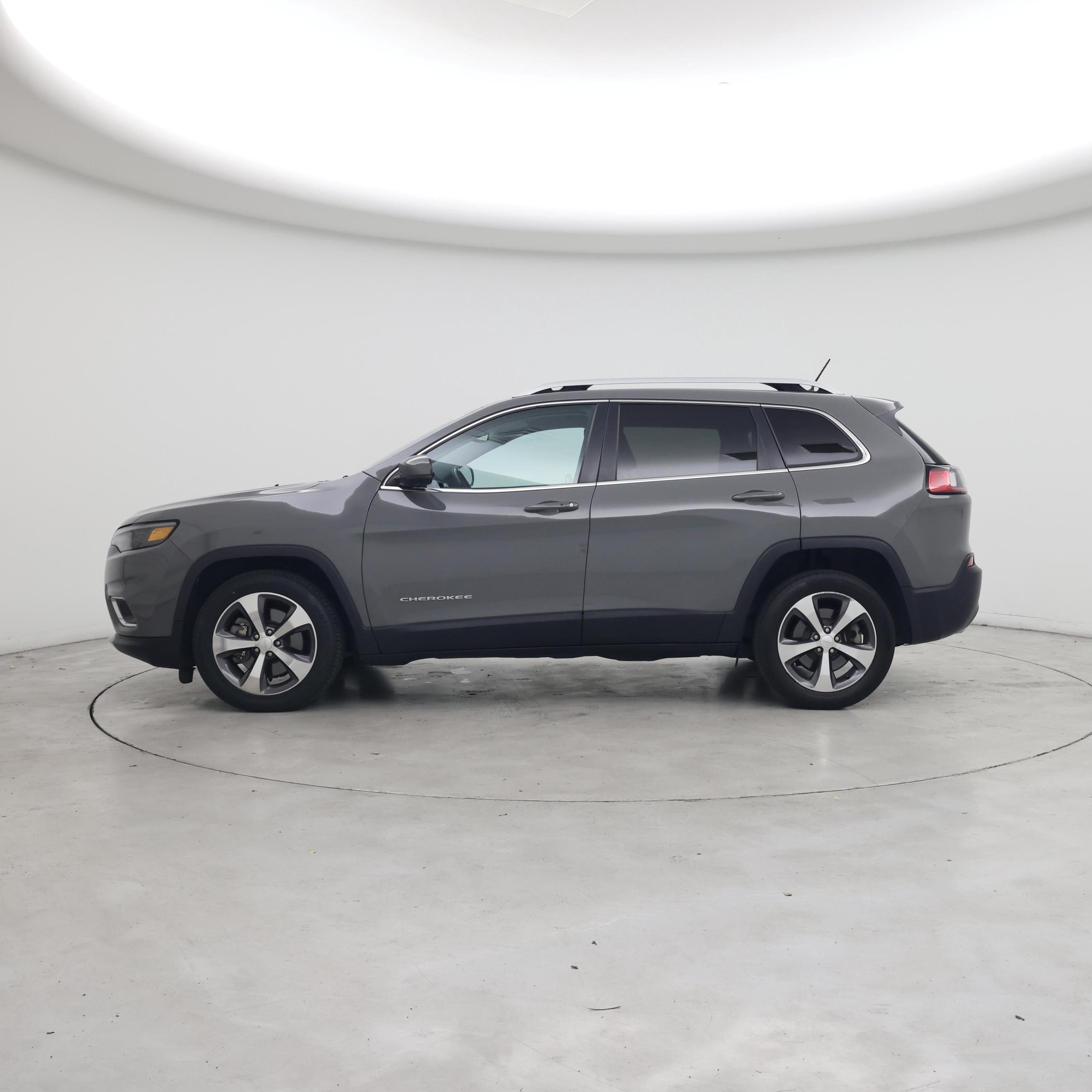 Thumbnail: 2019 Jeep Cherokee - 3
