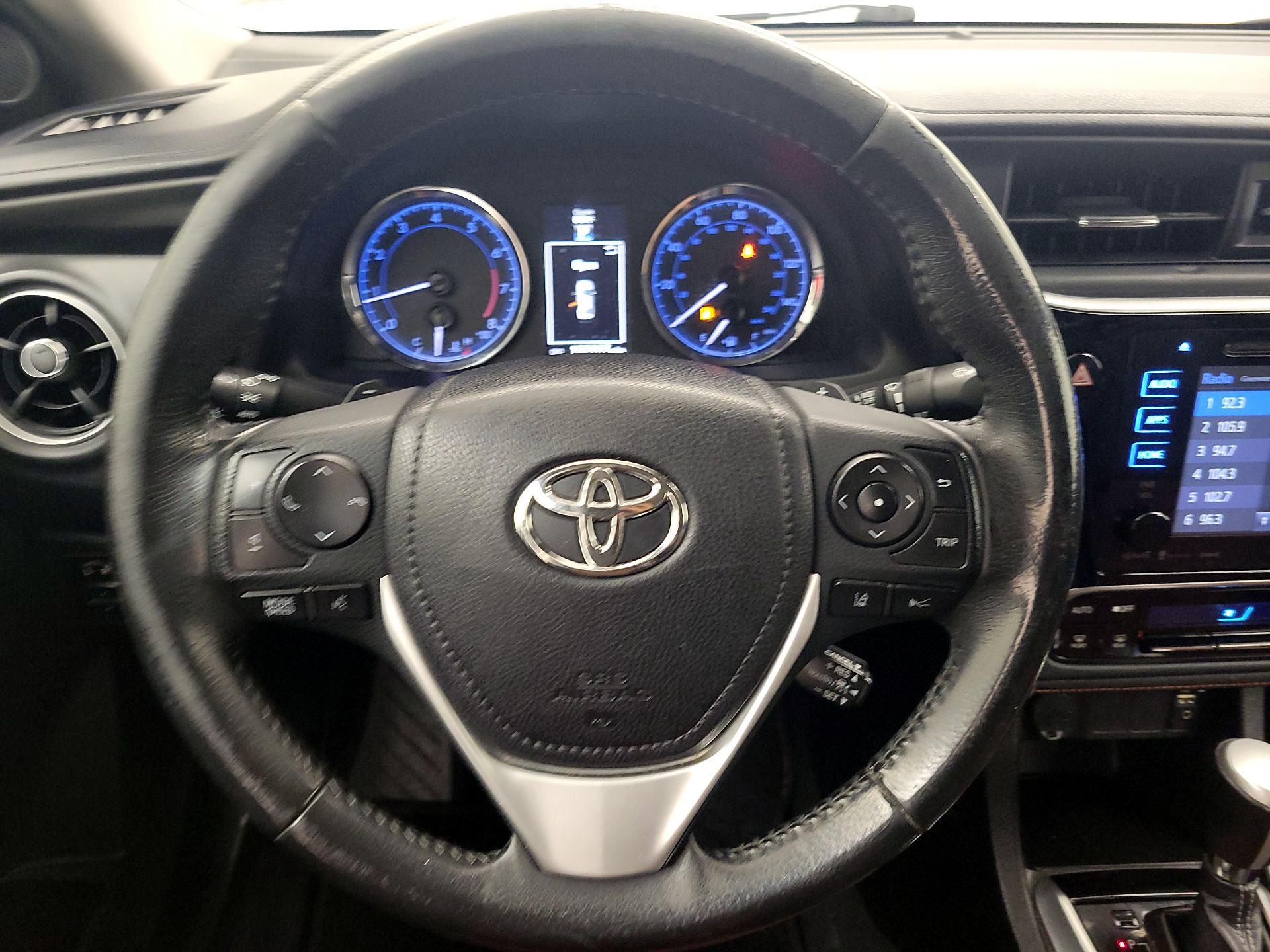 Thumbnail: 2017 Toyota Corolla - 10